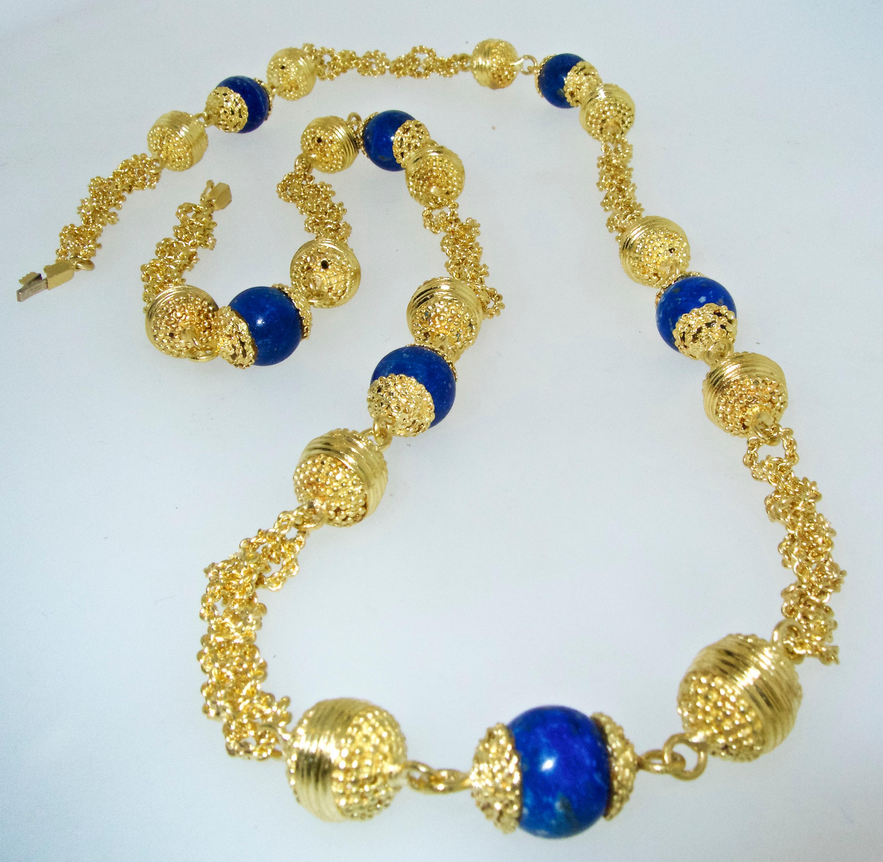 Women's or Men's 18 Karat Gold and Lapis Necklace
