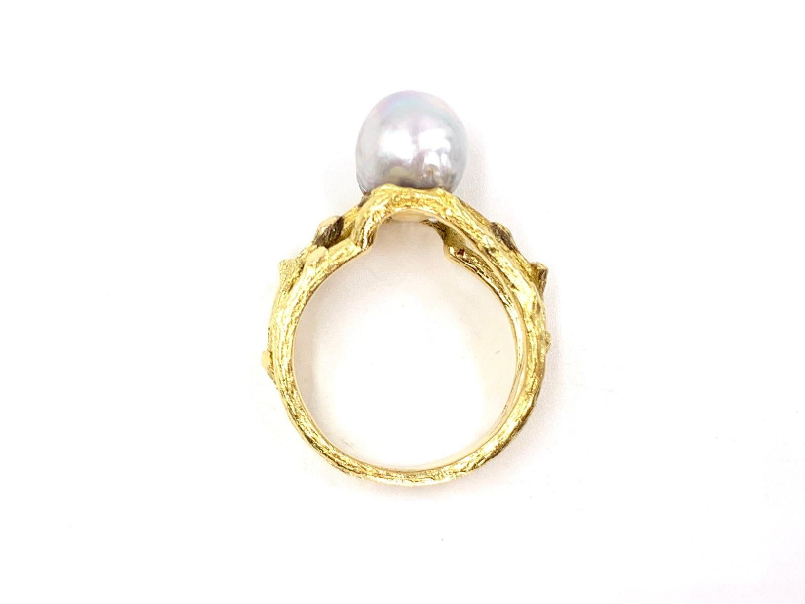 18 Karat Gold and Lilac-Silver Pearl Organic Branch Ring For Sale 2
