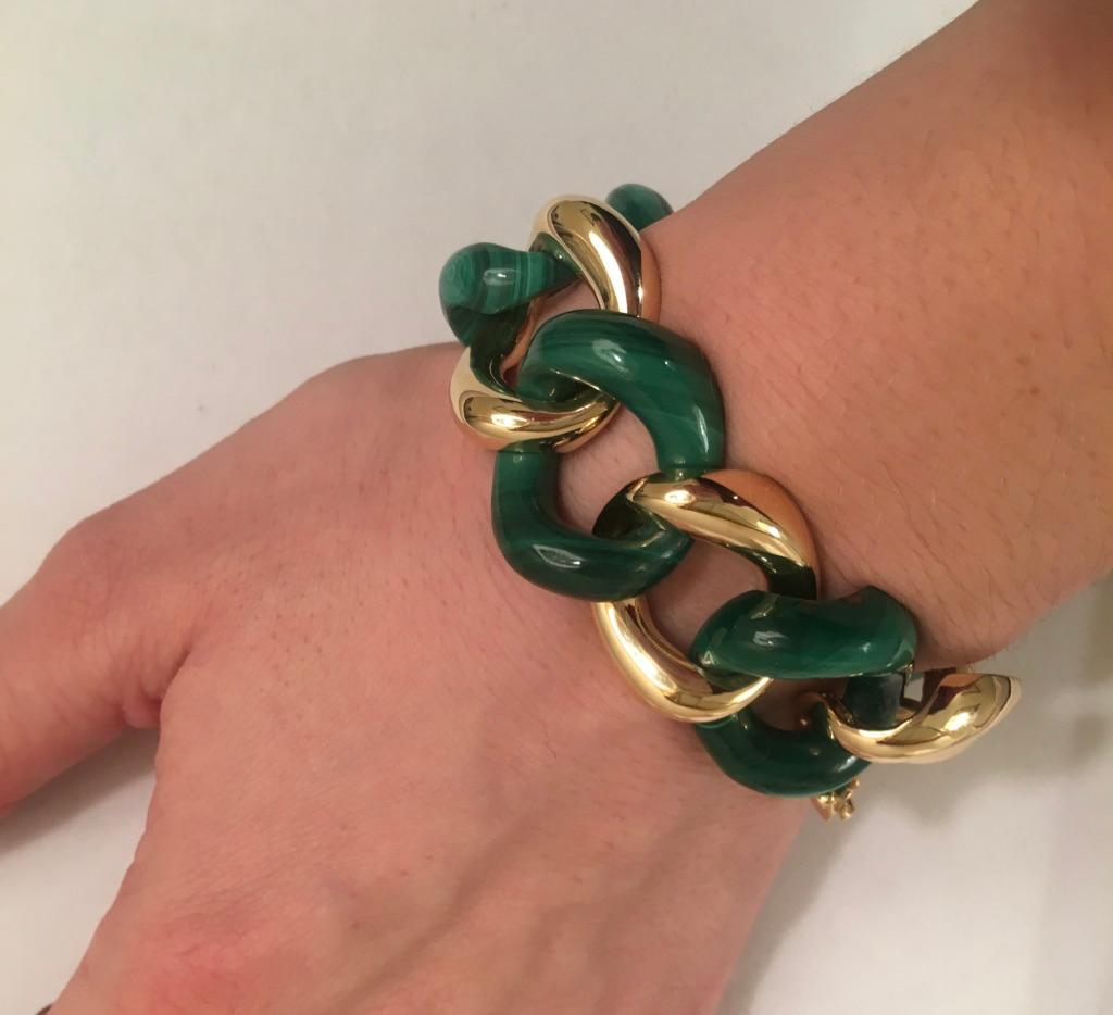 Contemporary 18 Karat Gold and Malachite Link Bracelet For Sale