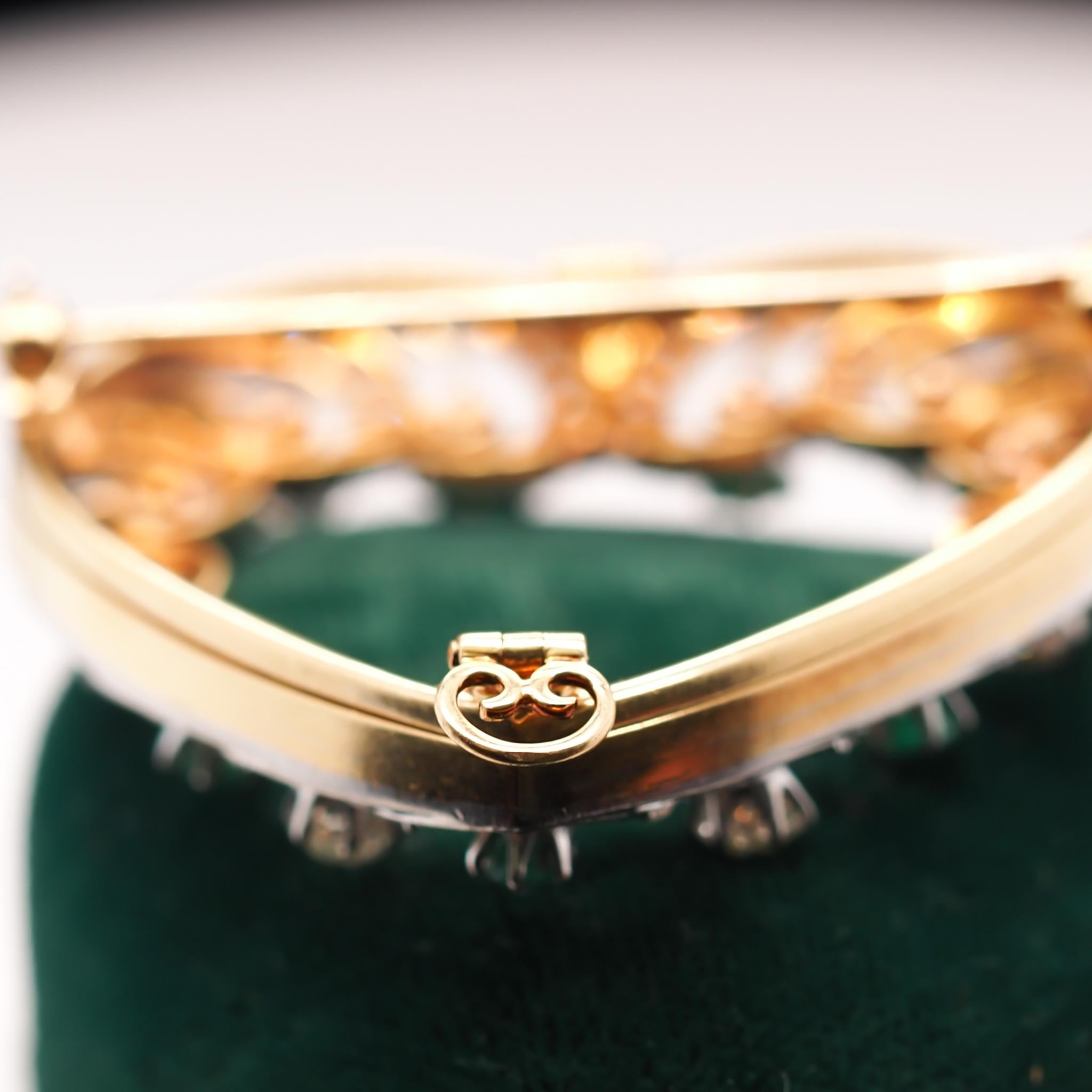 Women's or Men's 18 Karat Gold and Platinum Emerald Diamond Brooch Pendant For Sale