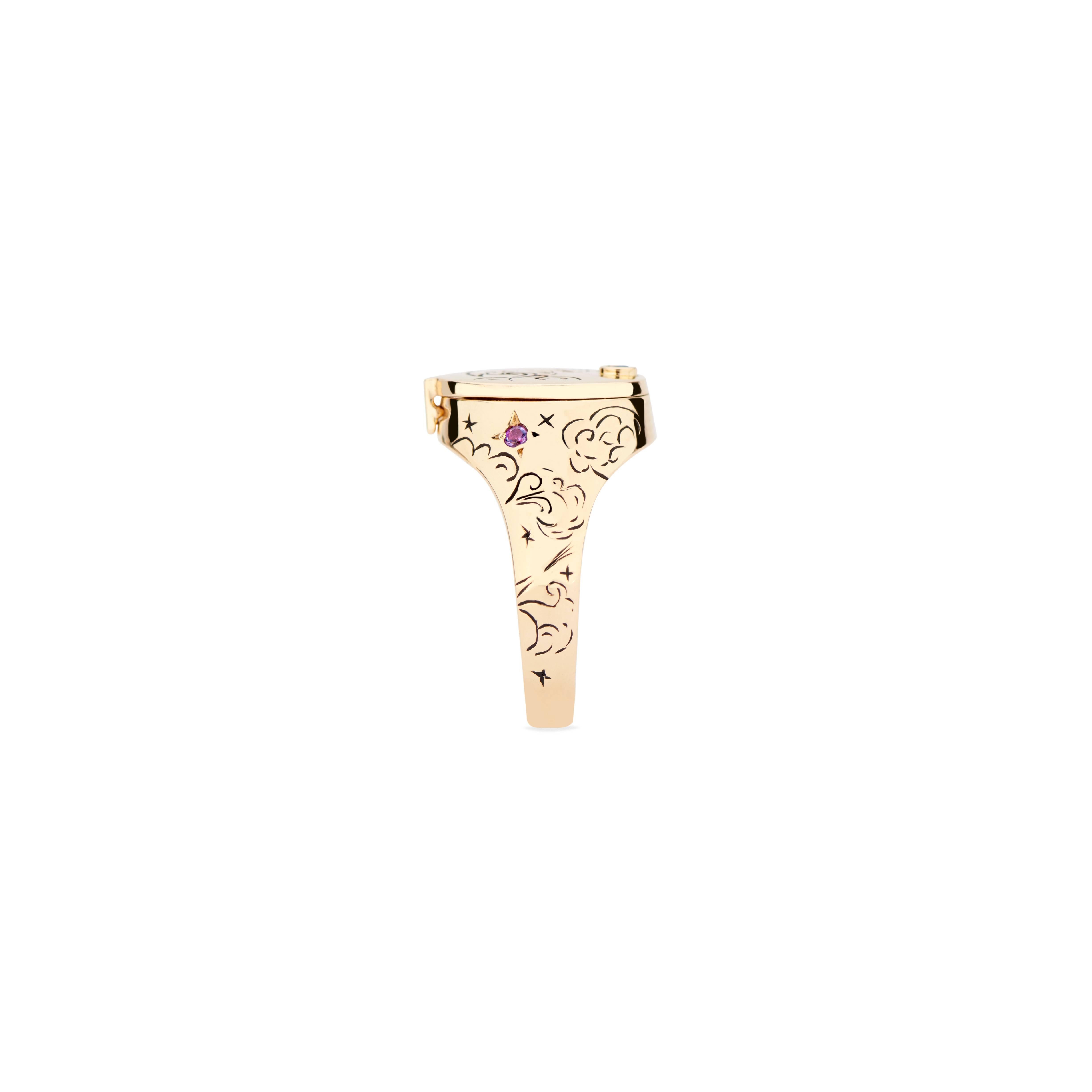 18 Karat Gold and Rainbow Sapphire Beacon Conservatory Signet Ring In New Condition For Sale In Los Angeles, CA