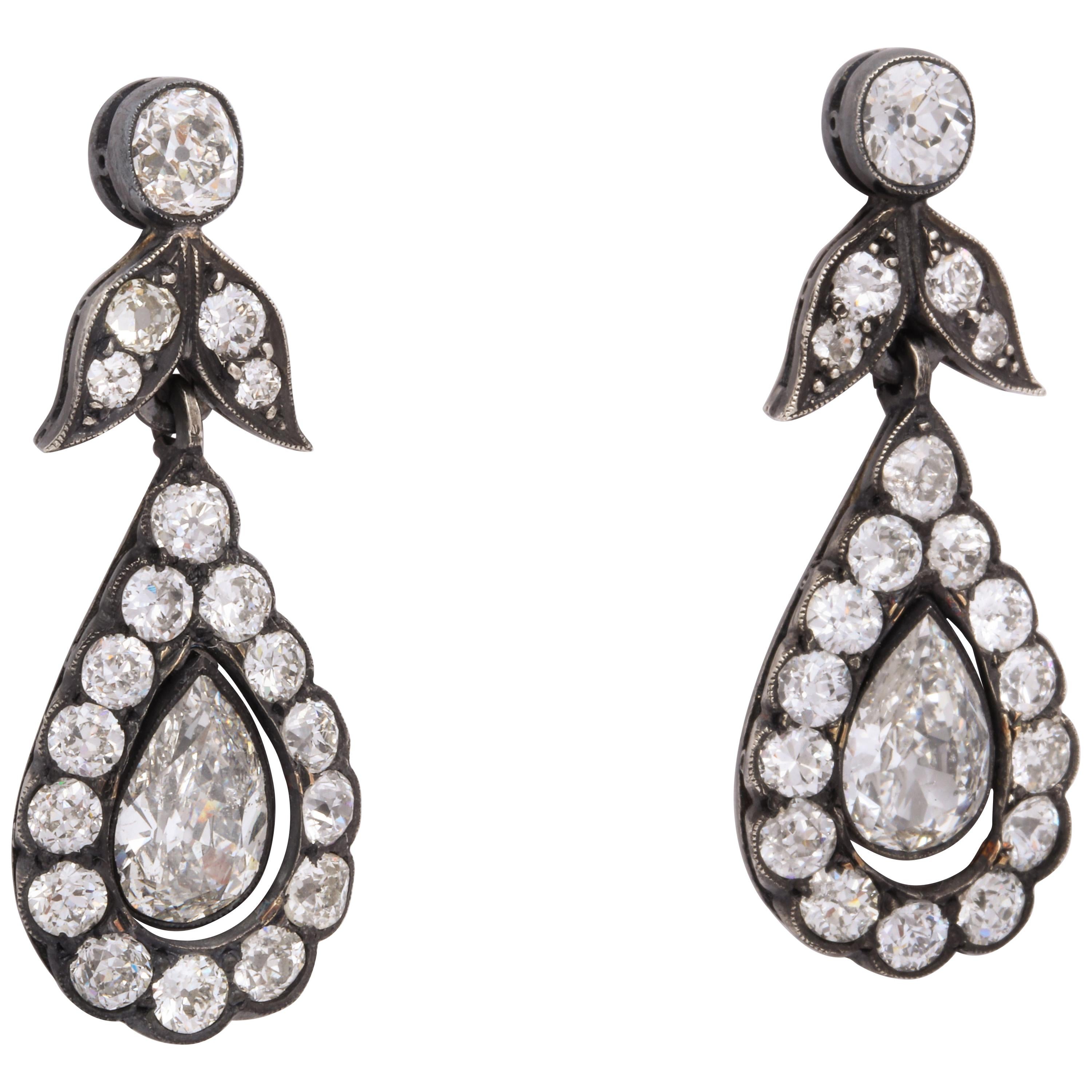 18 Karat Gold and Silver Georgian Era Diamond Pendant Earrings For Sale