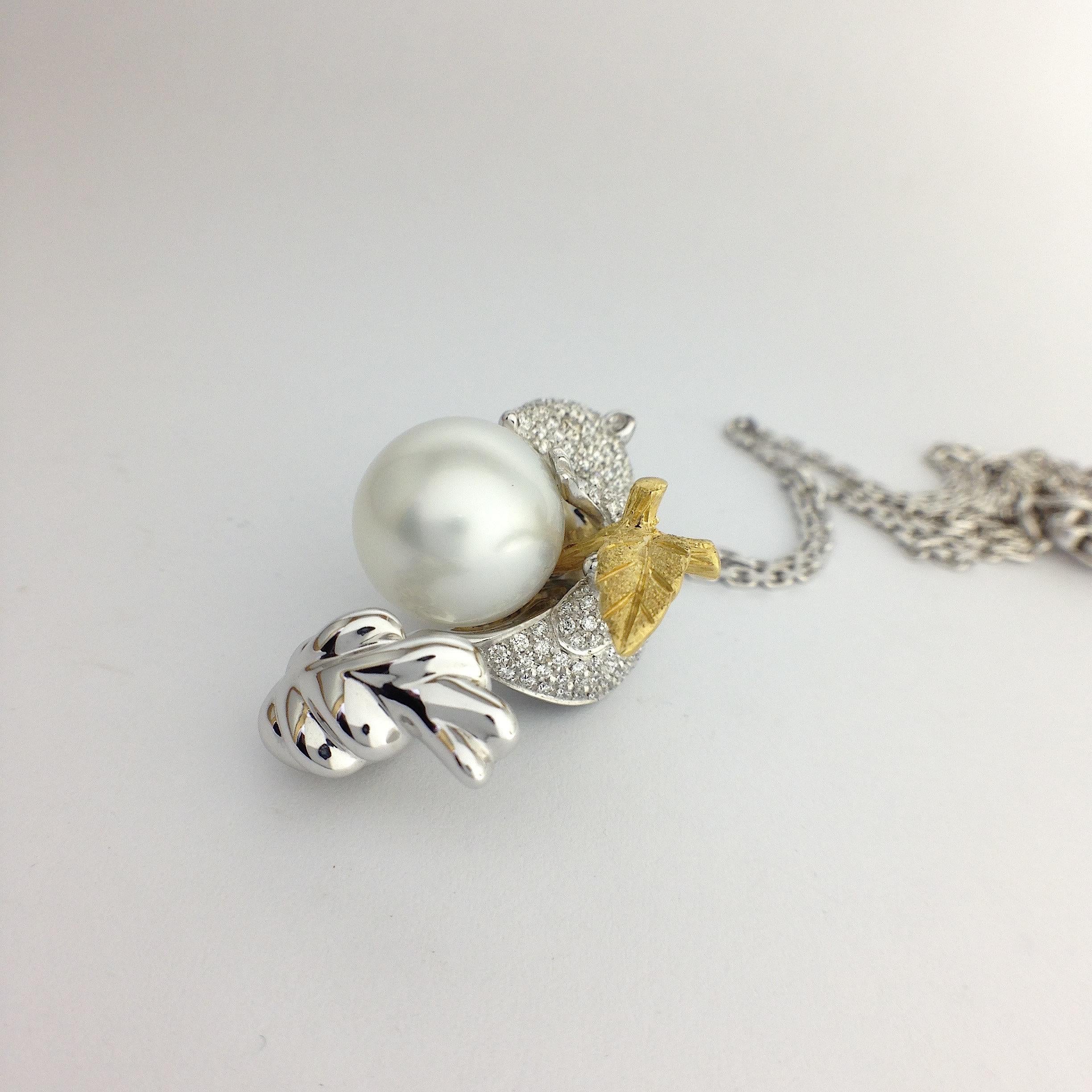 Contemporary Petronilla 18Kt Gold Animal Stoat White Diamond SouthSea Pearl Pendant Necklace  For Sale