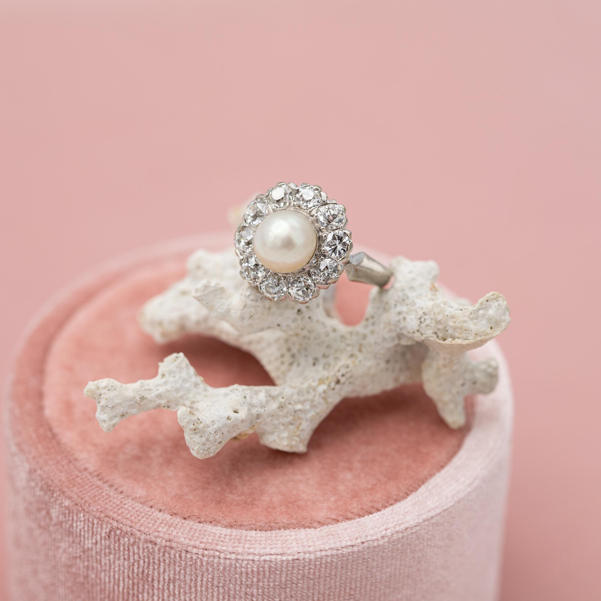 18 karat gold Antique pearl Engagement ring - Edwardian Old miner cut diamonds 2