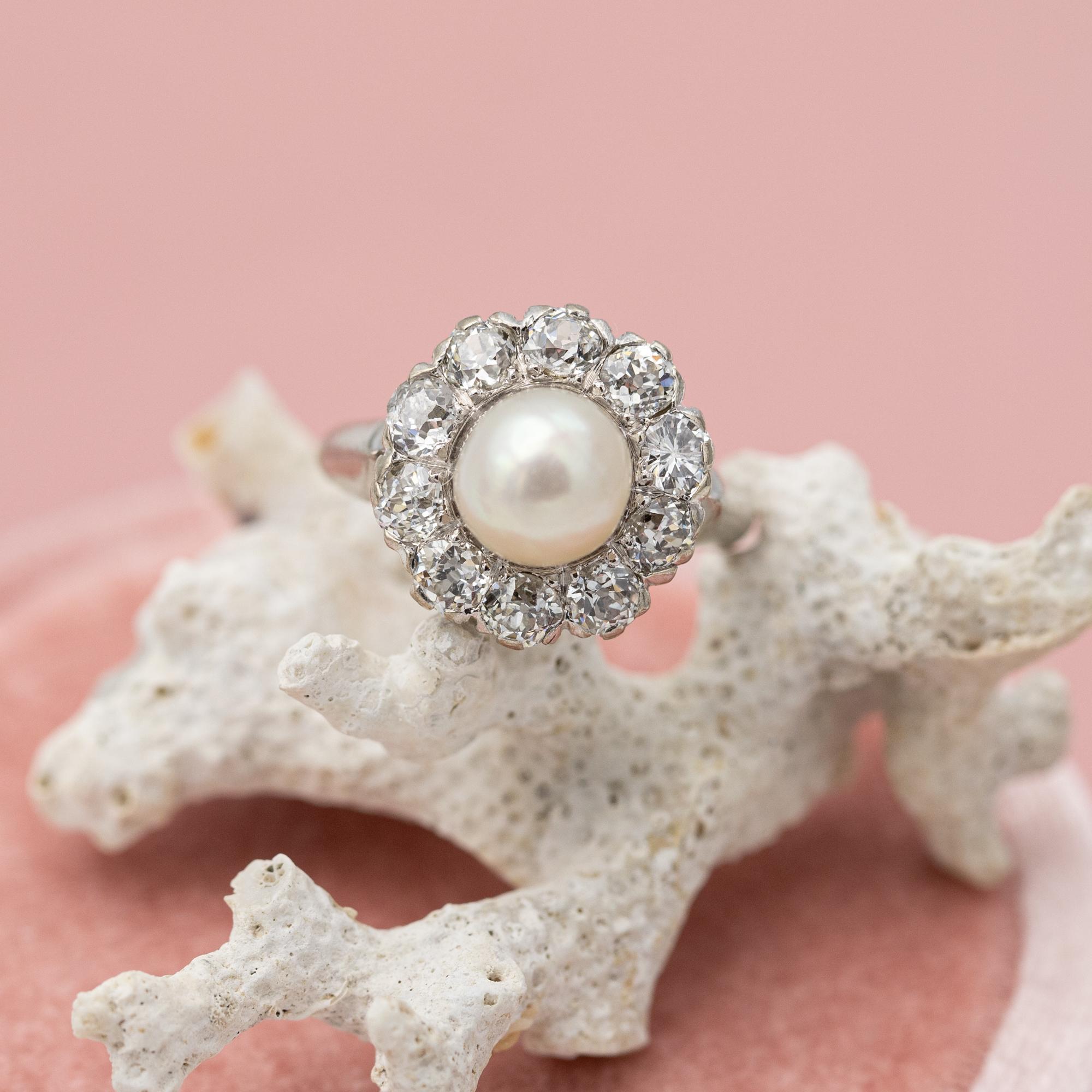 18 karat gold Antique pearl Engagement ring - Edwardian Old miner cut diamonds 3