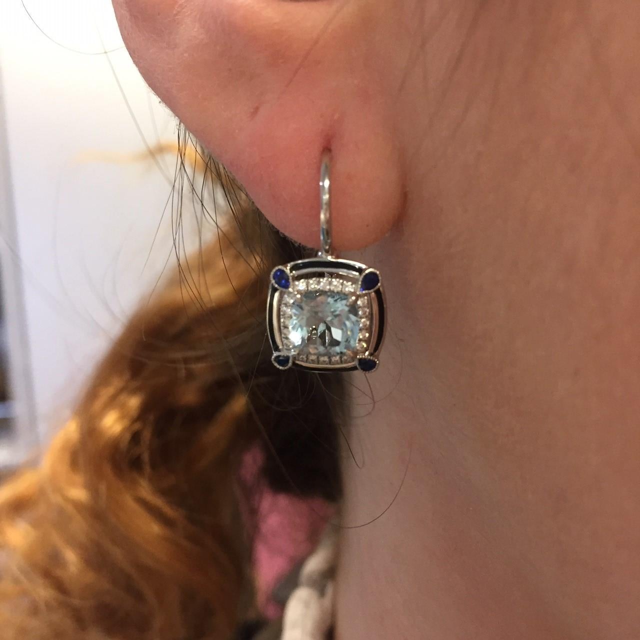 18 Karat Gold Aquamarine Sapphire Diamond Earrings In New Condition In London, GB