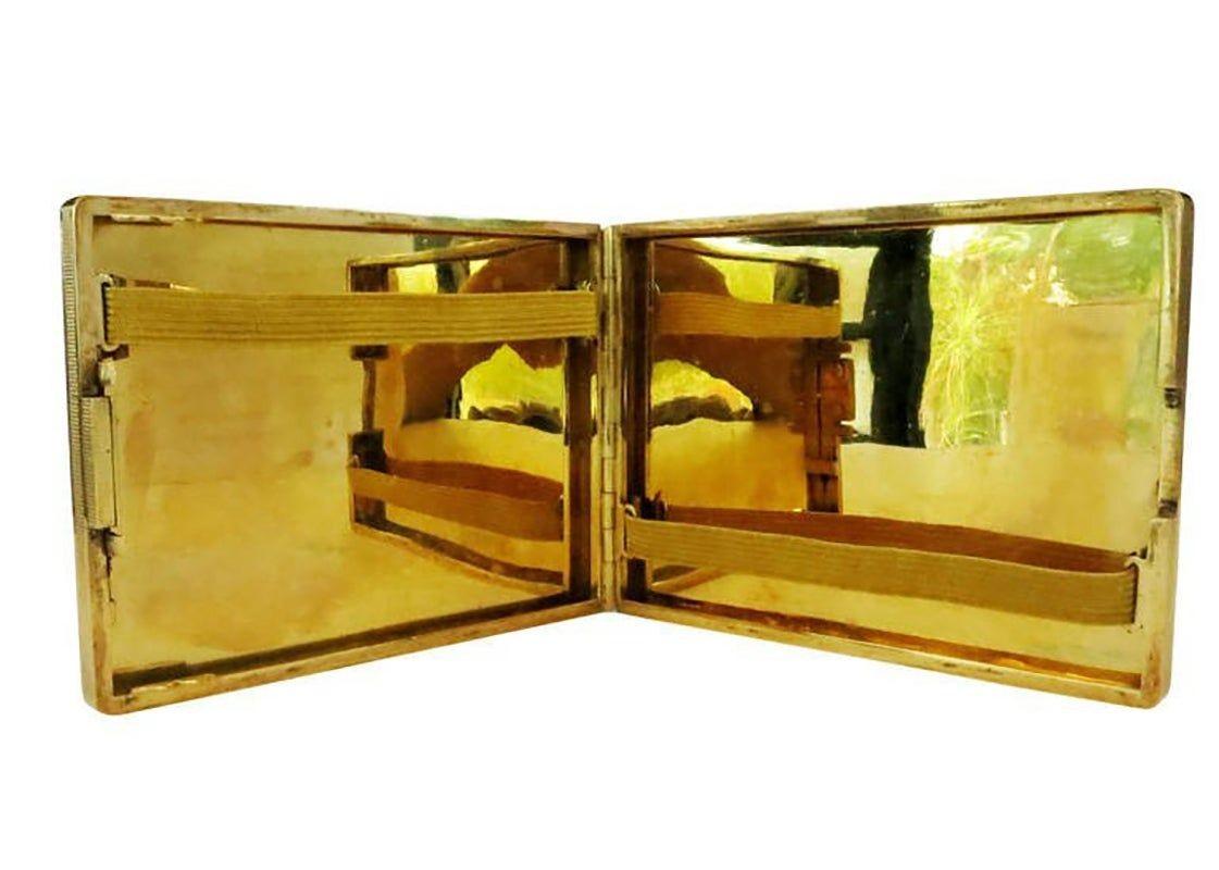 18-Karat Gold Art Deco Cigarette Case In Good Condition For Sale In Van Nuys, CA