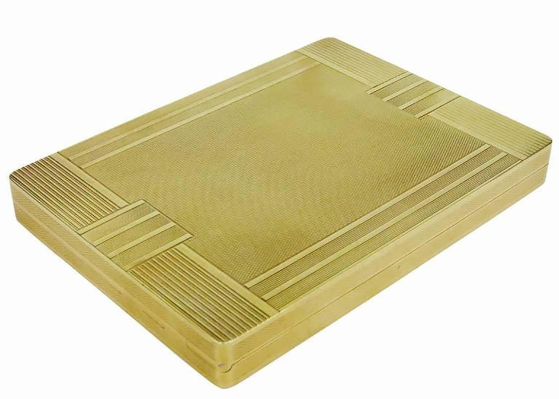 18-Karat Gold Art Deco Cigarette Case In Good Condition In Van Nuys, CA