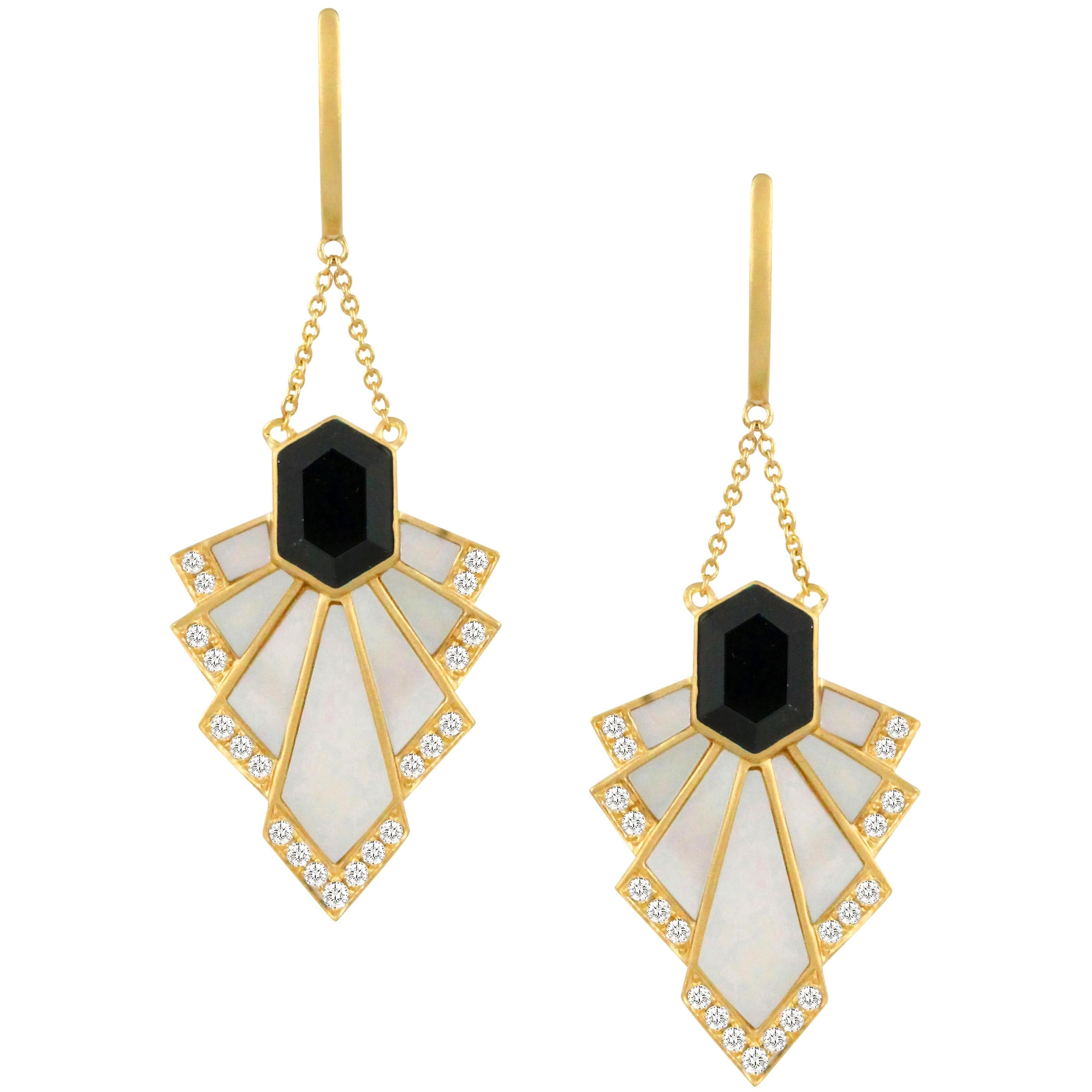 18 Karat Gold Art Deco Style Dangle Earrings with Black Onyx and Mother of Pearl For Sale