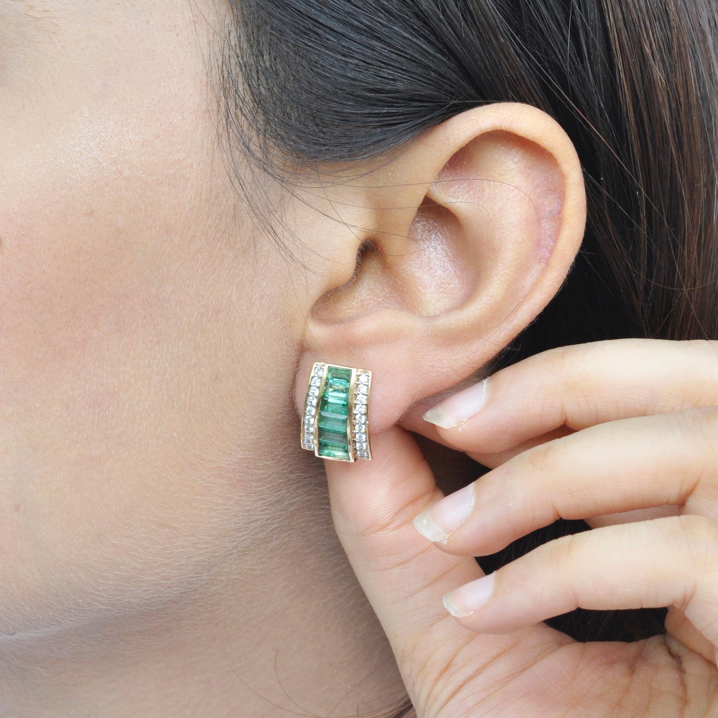 18 Karat Gold Art Deco Mint Green Emerald Baguette Diamond Stud Earrings 3