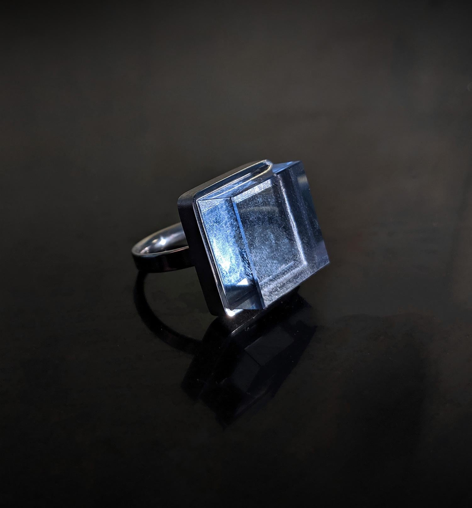 Featured in Vogue Eighteen Karat White Gold Ink Fashion Ring with Blue Topaz In New Condition For Sale In Berlin, DE