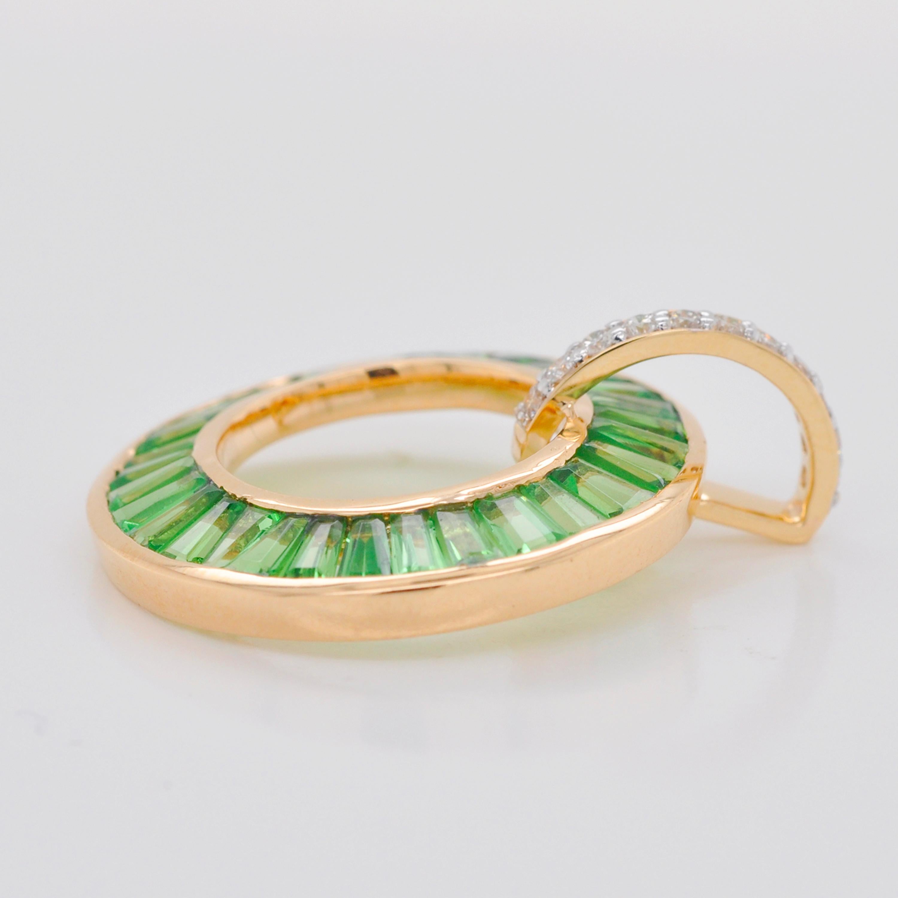 18 Karat Gold Art Deco Style Tsavorite Garnet Baguettes Diamond Circular Pendant For Sale 1
