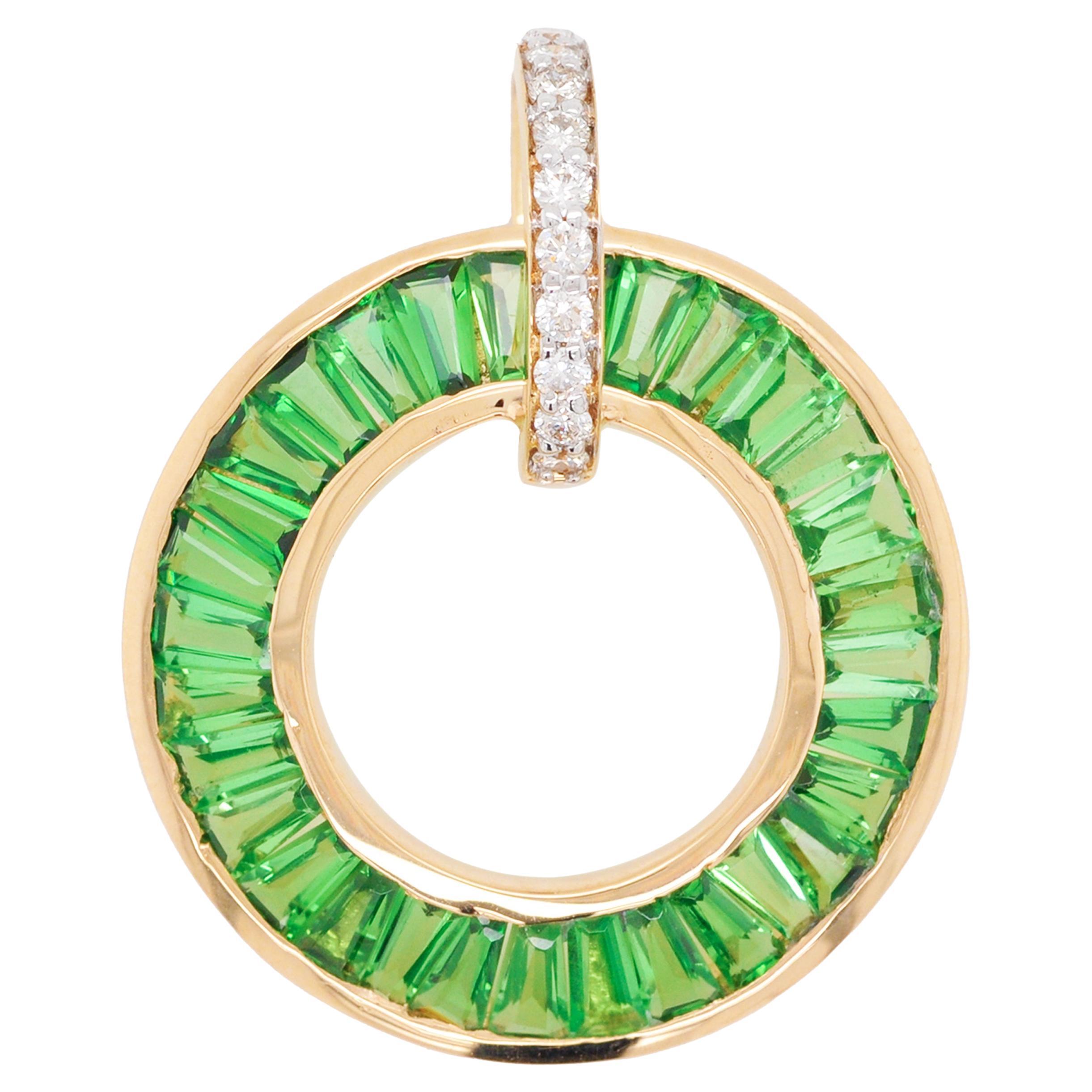 18 Karat Gold Art Deco Style Tsavorite Garnet Baguettes Diamond Circular Pendant For Sale