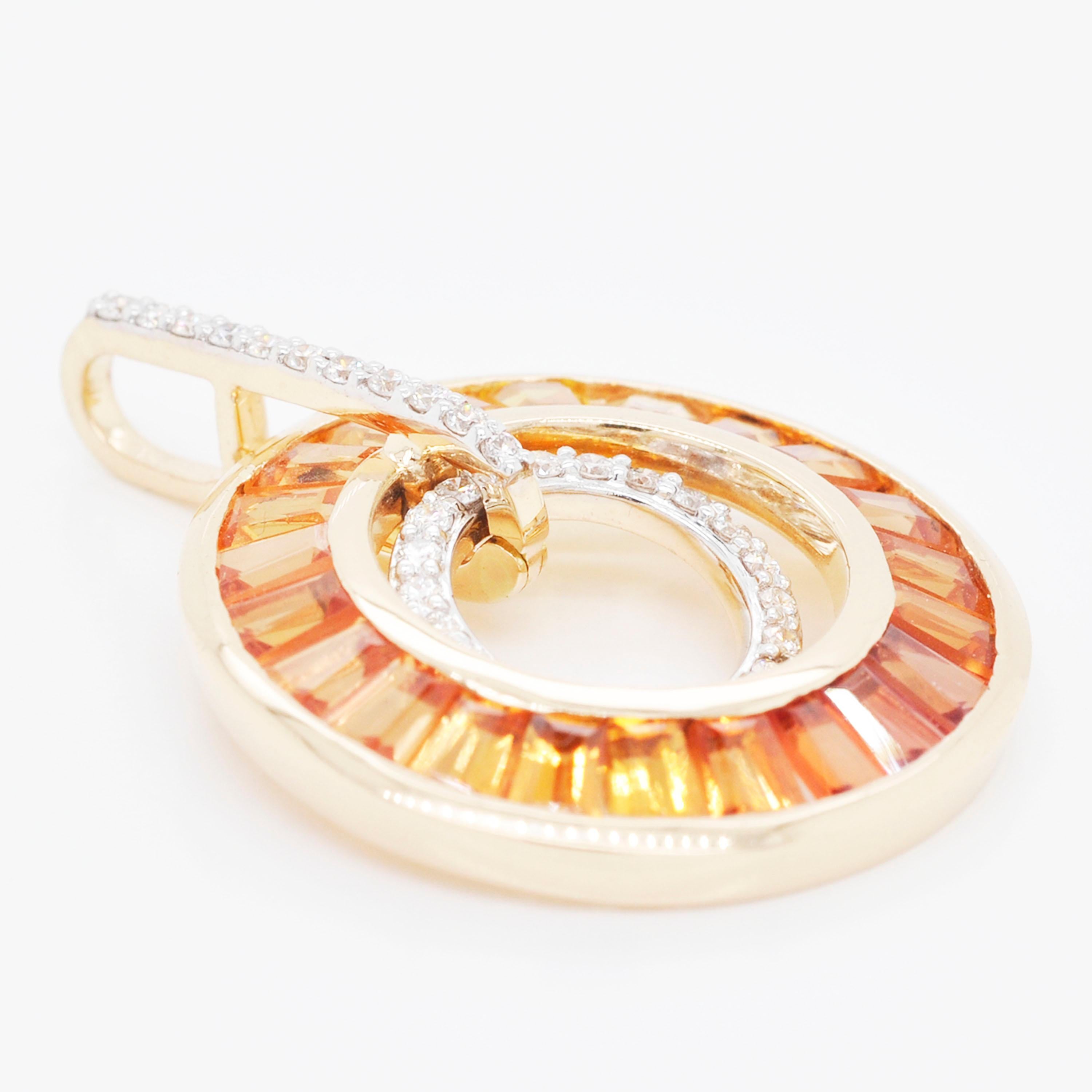 18 Karat Gold Art-Deco Style Yellow Sapphire Baguettes Diamond Circular Pendant For Sale 2
