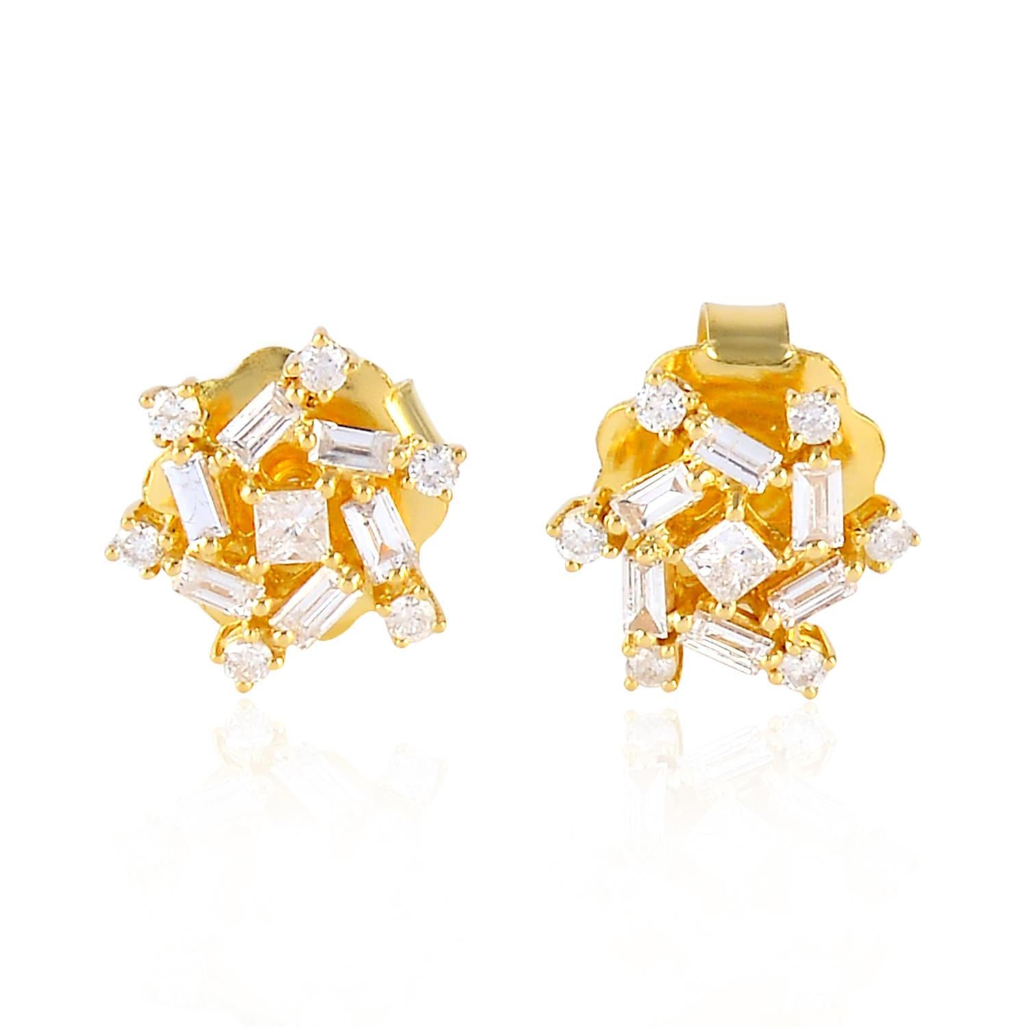 Modern 18 Karat Gold Baguette Diamond Stud Earrings For Sale