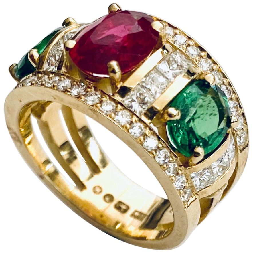 18 Karat Gold Band Ring with 1 Red Spinel, 2 Tsavorite and 52 Diamonds, 2020