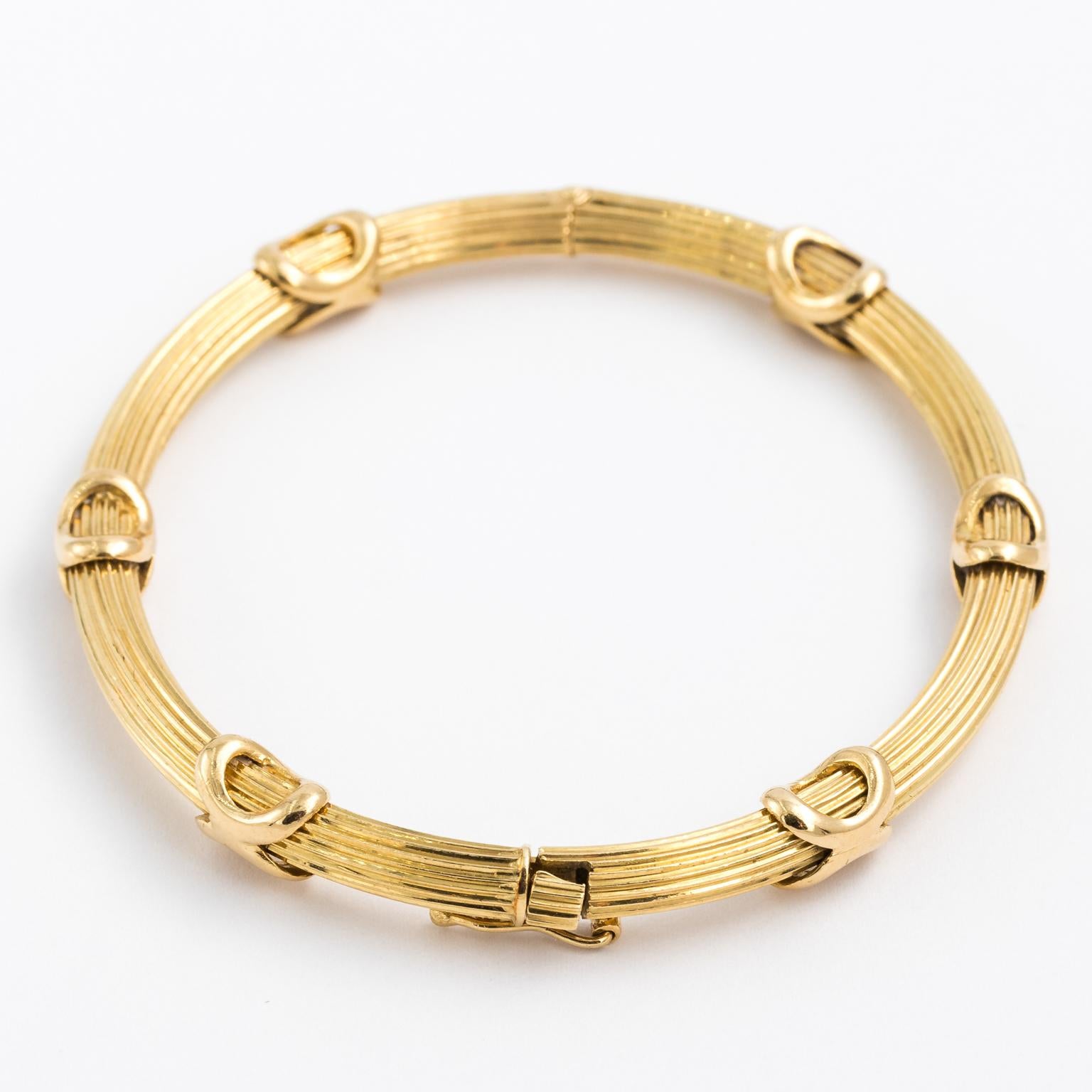 Modern 18 Karat Gold Bangle Bracelet