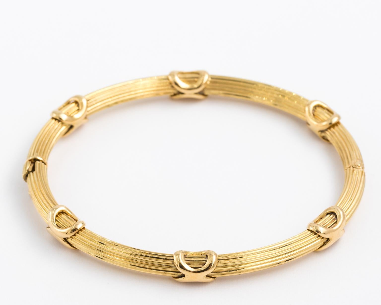 18 Karat Gold Bangle Bracelet In Good Condition In St.amford, CT
