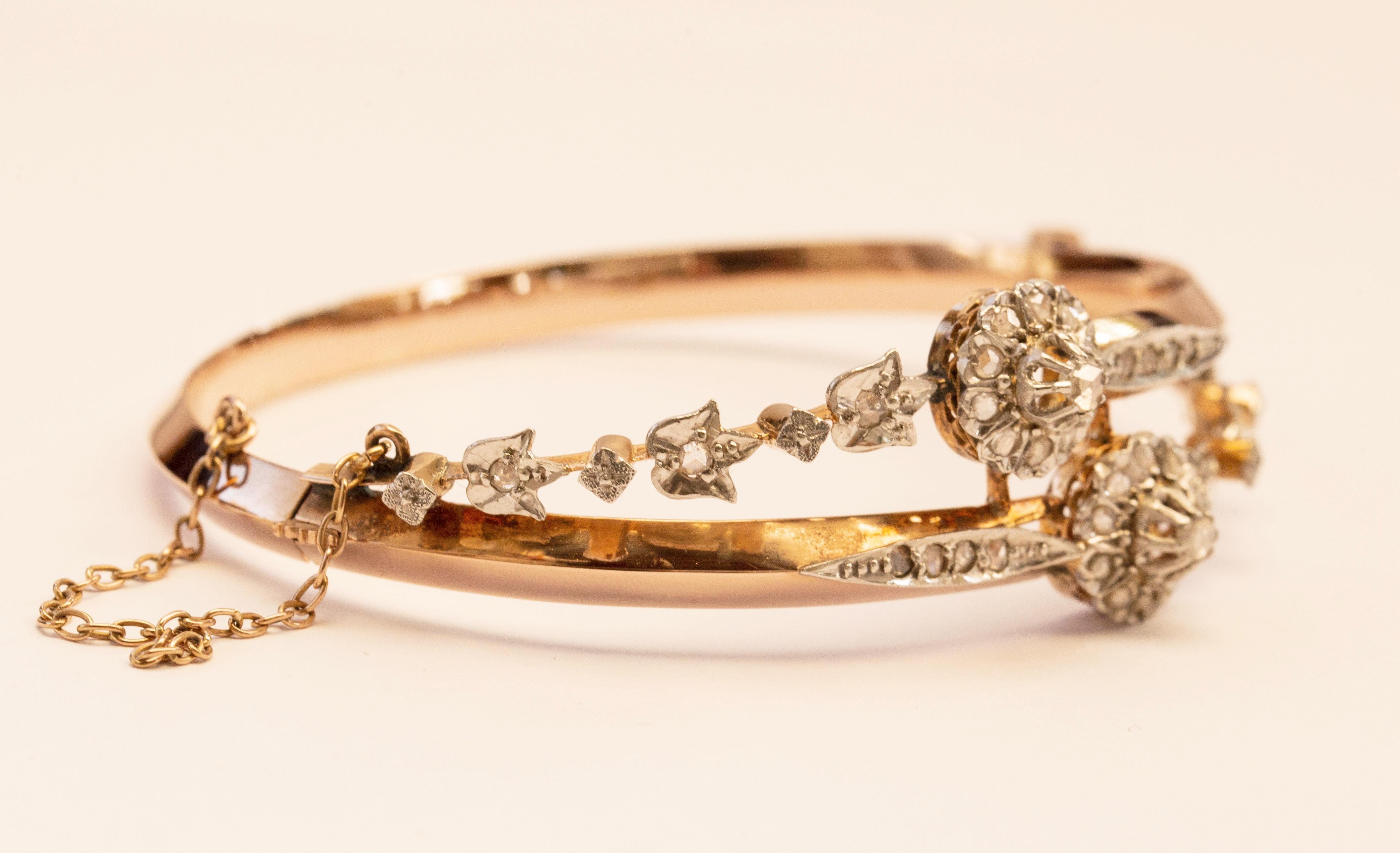 Taille vieille Europe Bracelet jonc rigide en or 18 carats avec 36 diamants taille rose sertis en platine en vente