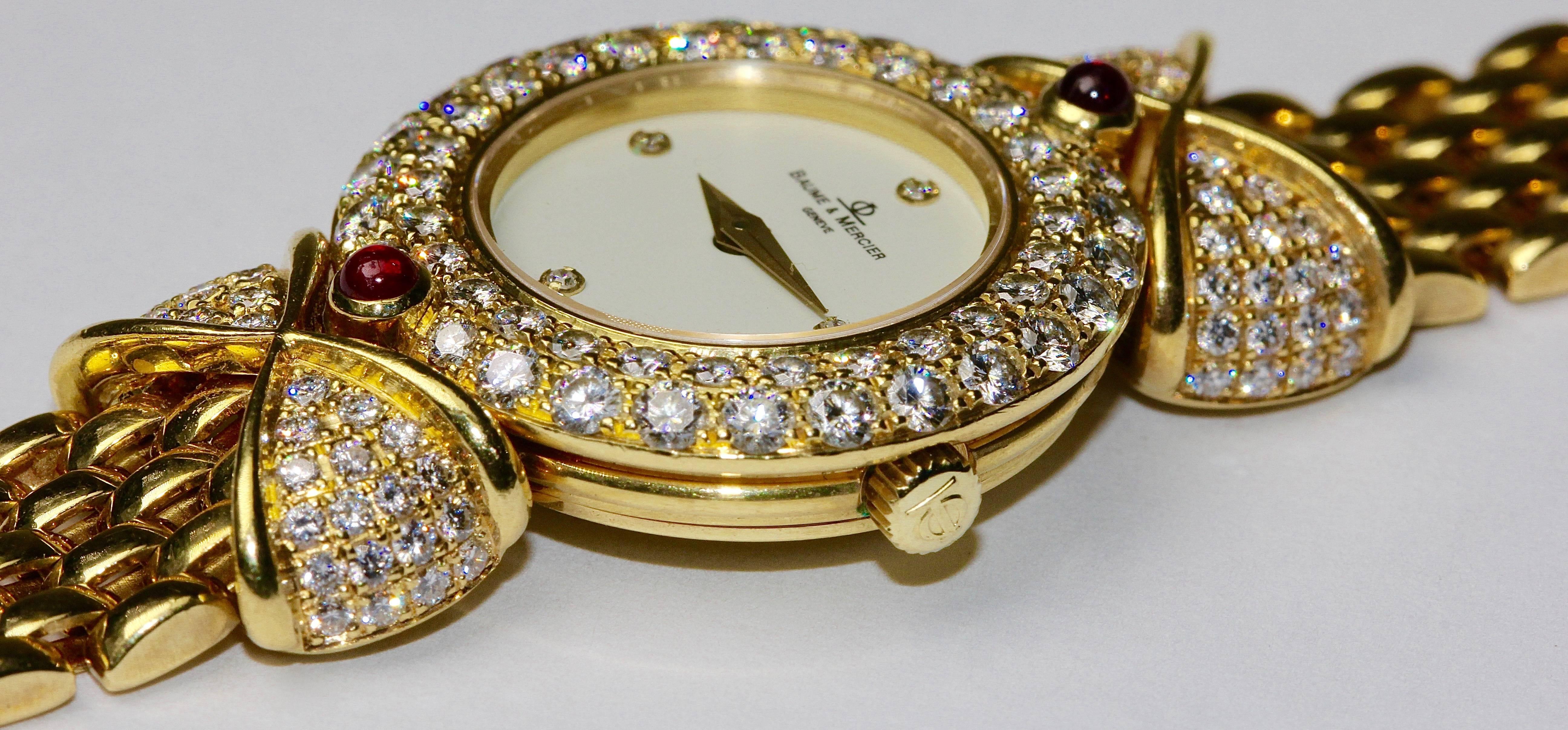 18 Karat Gold Baume & Mercier 'Loop Shape' Diamond Ladies Watch with Rubies In Excellent Condition For Sale In Berlin, DE