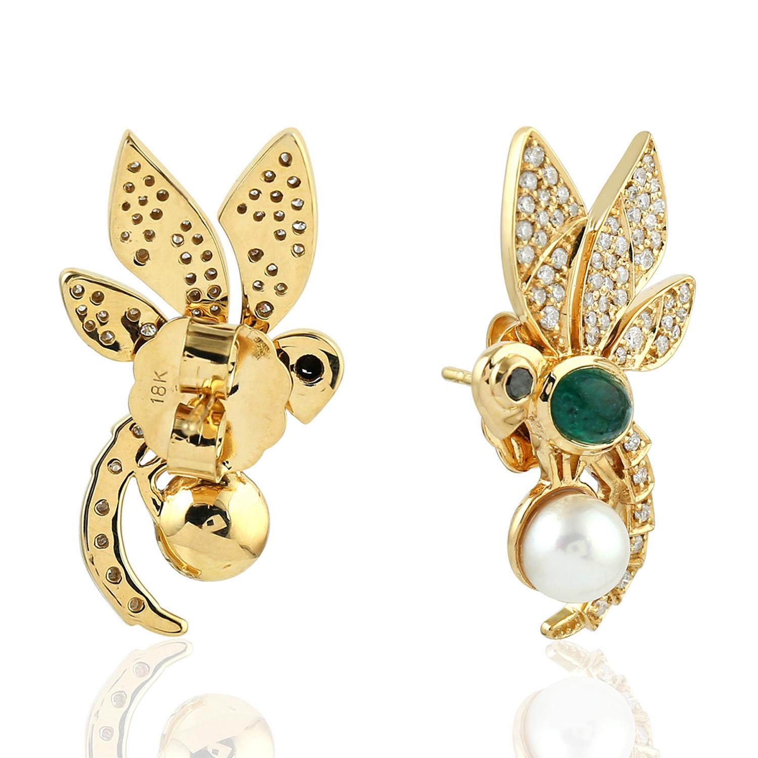 Contemporary 18 Karat Gold Bee Diamond Emerald Stud Earrings For Sale