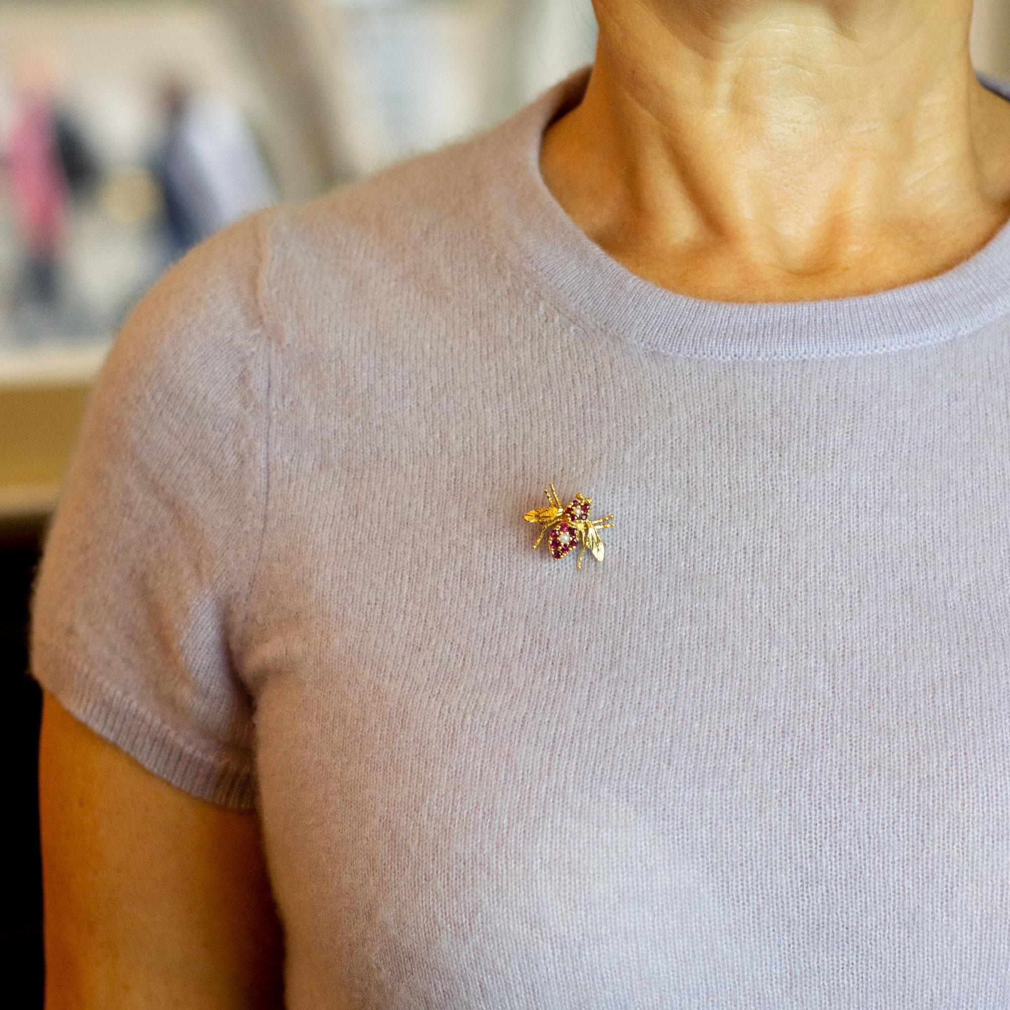 18 Karat Gold Bee Pin with Rubies and Pearls In Excellent Condition In Brisbane, QLD