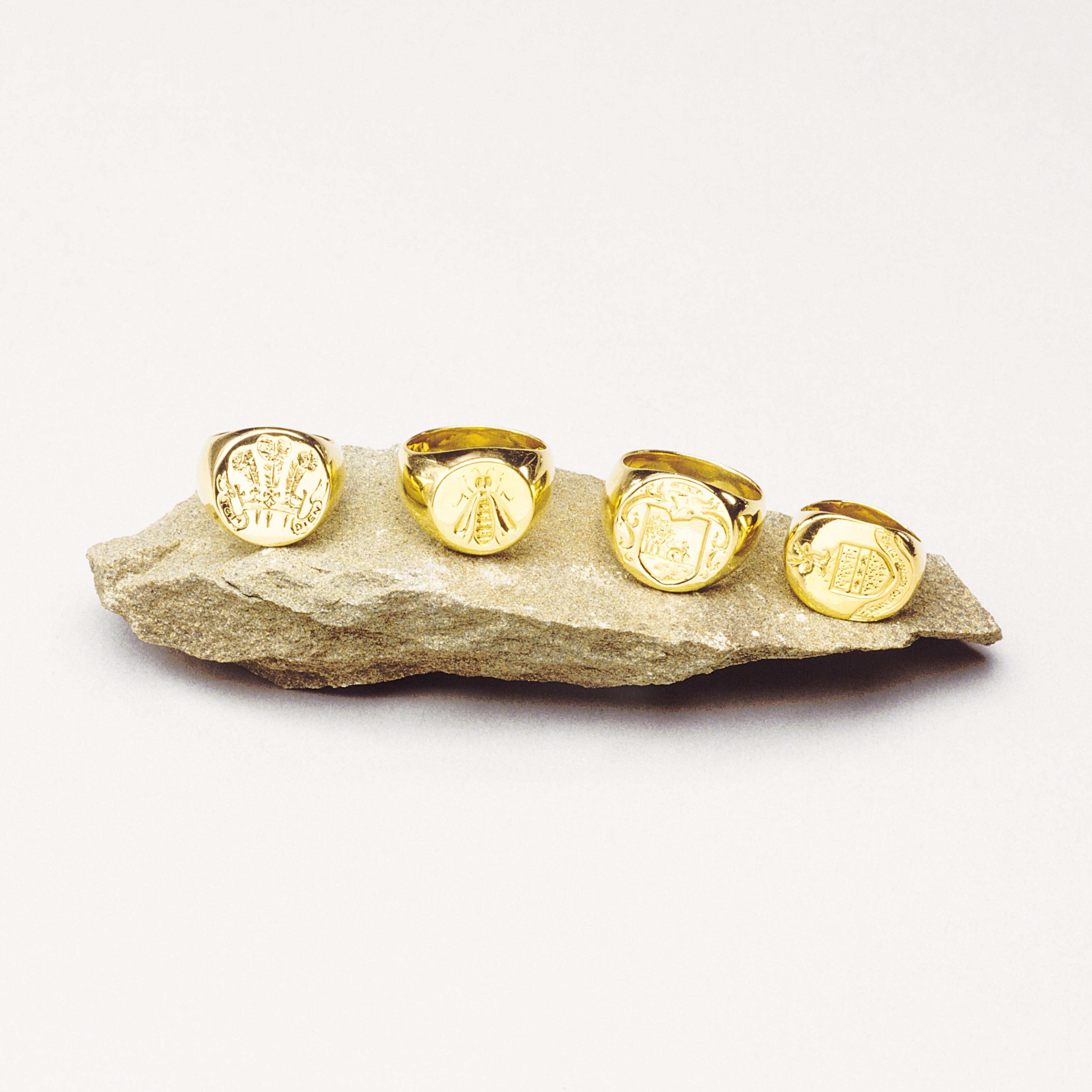 Contemporary Susan Lister Locke The French Bee Signet Ring in 18 Karat Gold For Sale