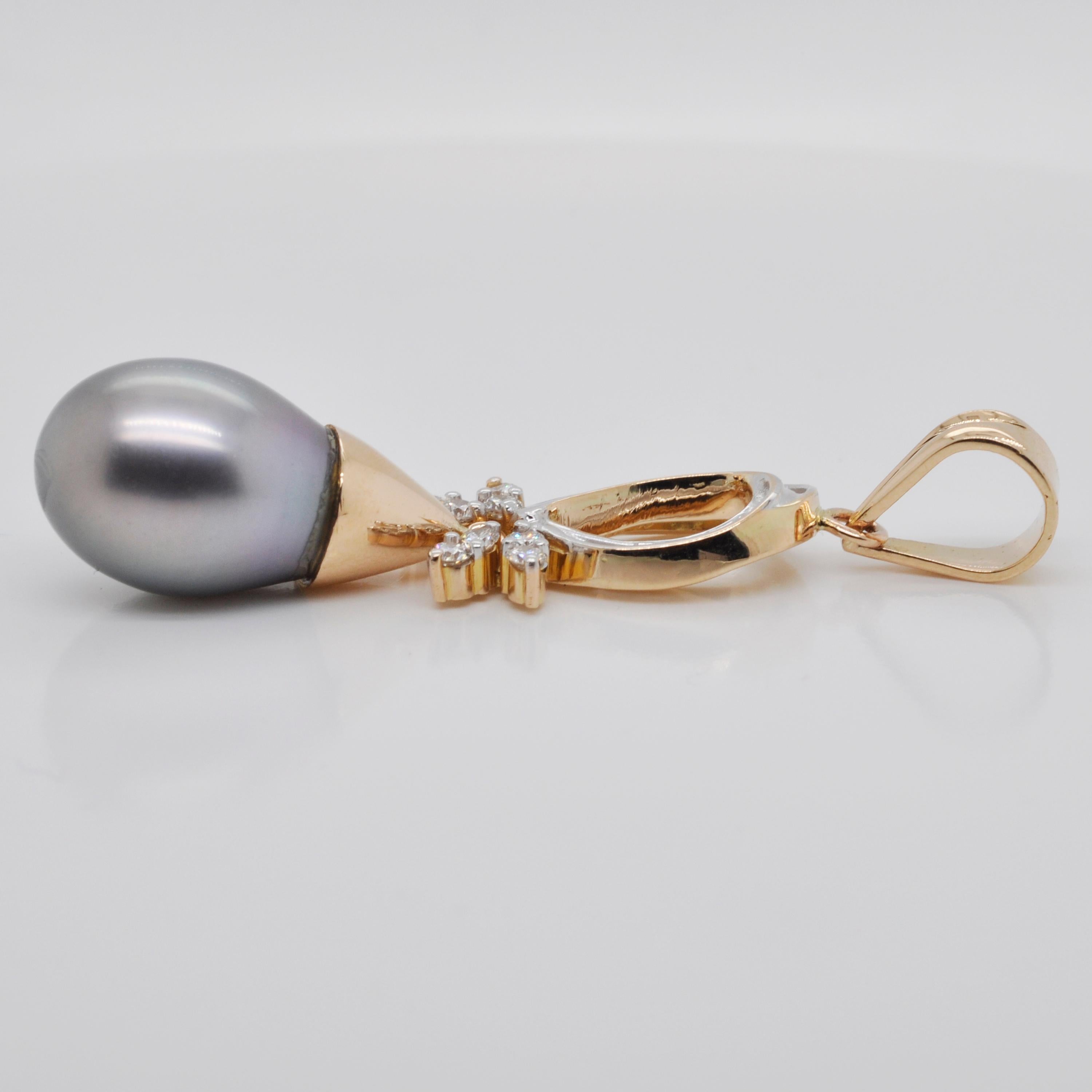 18 Karat Gold Black Pearl Diamond Baguette Drop Pendant Necklace For Sale 4