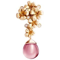 Eighteen Karat Gold Blossom Drop Pendant Necklace Diamonds, Featured in Vogue