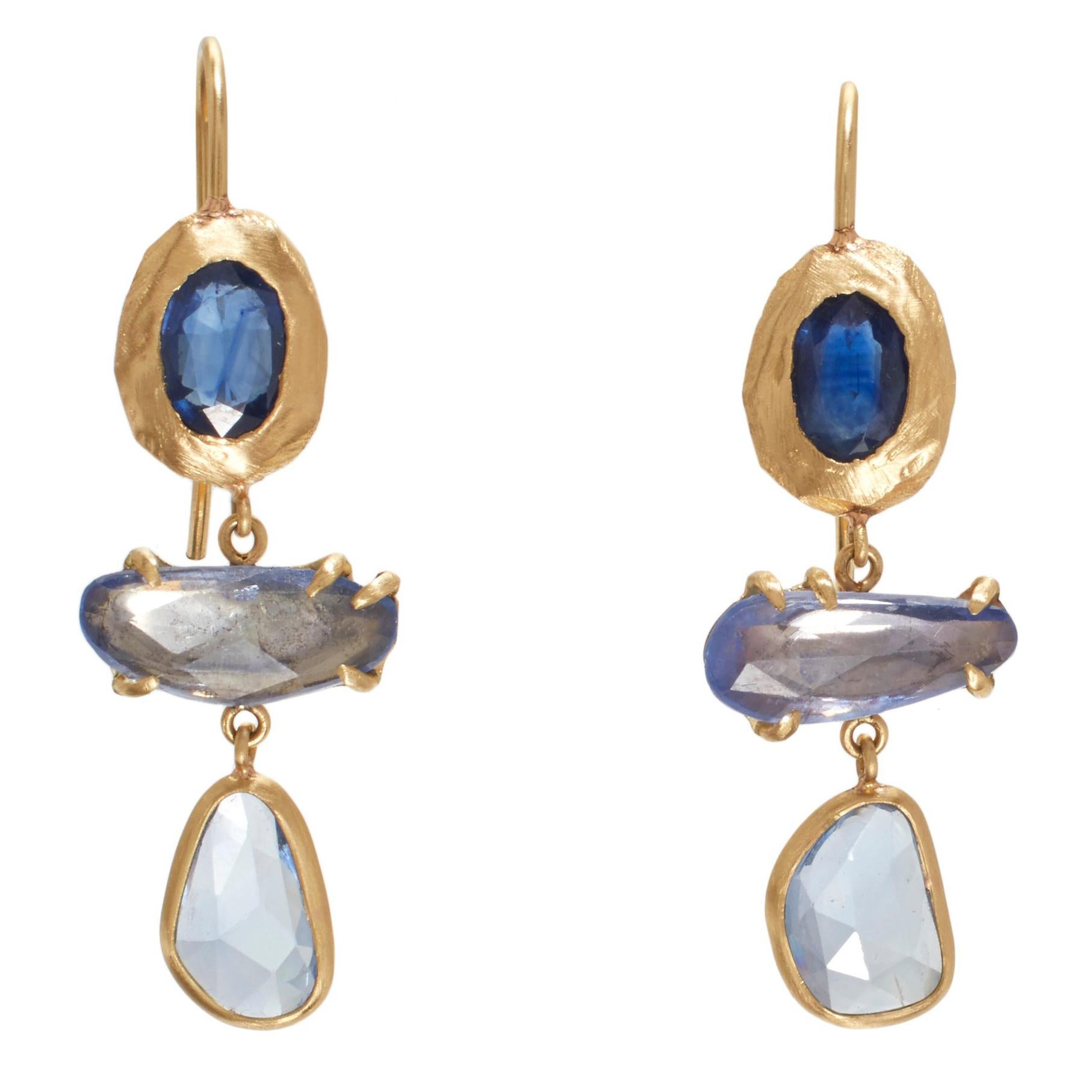 18 Karat Gold Blue Sapphire Drop Earrings For Sale