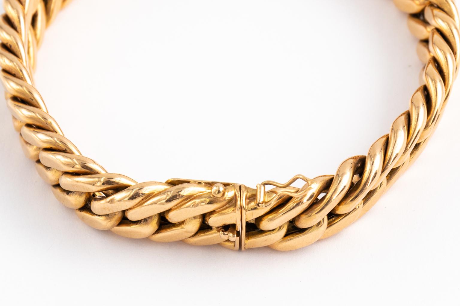 18 Karat Gold Bracelet In Excellent Condition In St.amford, CT