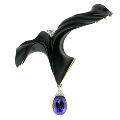 ART Guyon 18kt Gold Brooch with Carved Black Chalcedony Sculpture and Tanzanite