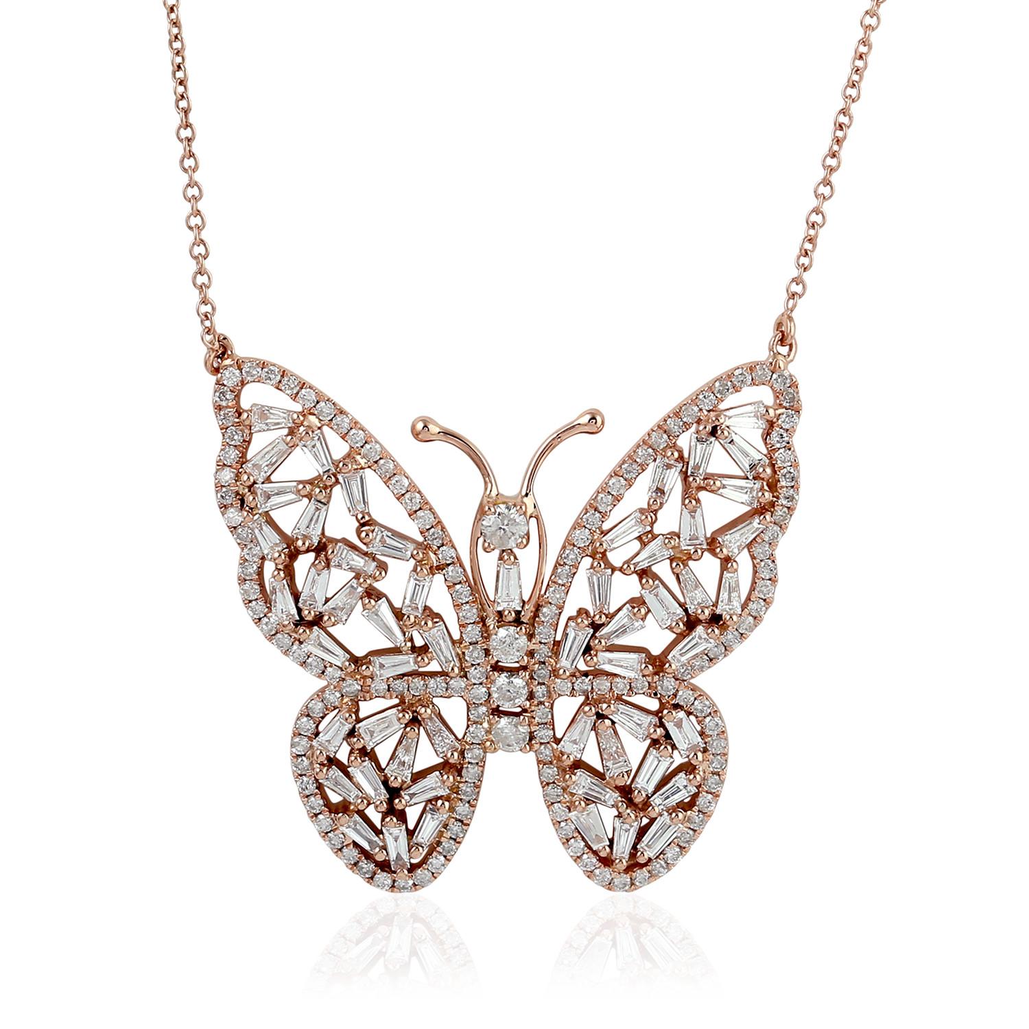 Taglio baguette Collana con ciondolo a forma di farfalla con diamante Baguette in oro 14 carati in vendita