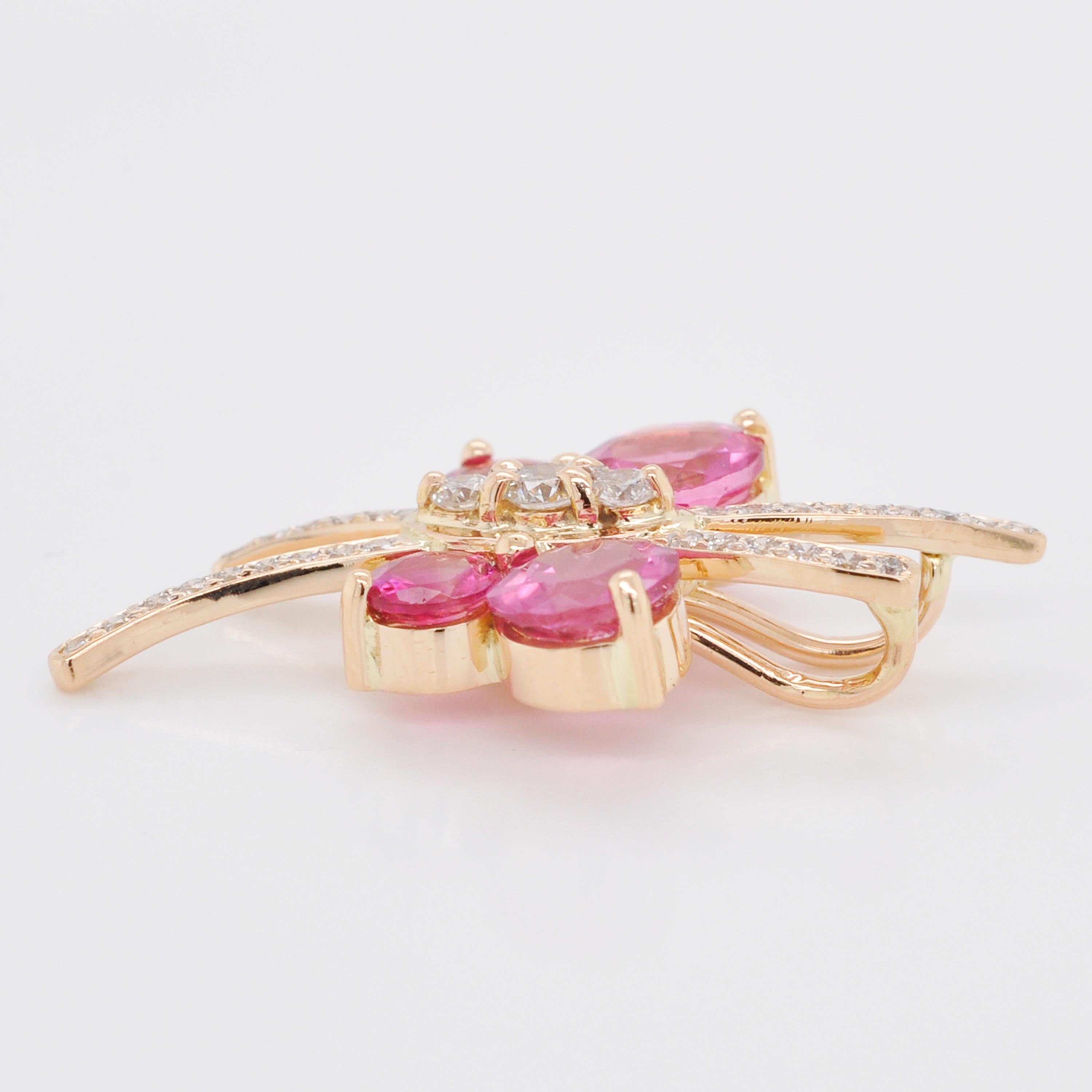 Collier pendentif en or 18 carats avec diamants et tourmaline rose en forme de papillon Neuf - En vente à Jaipur, Rajasthan