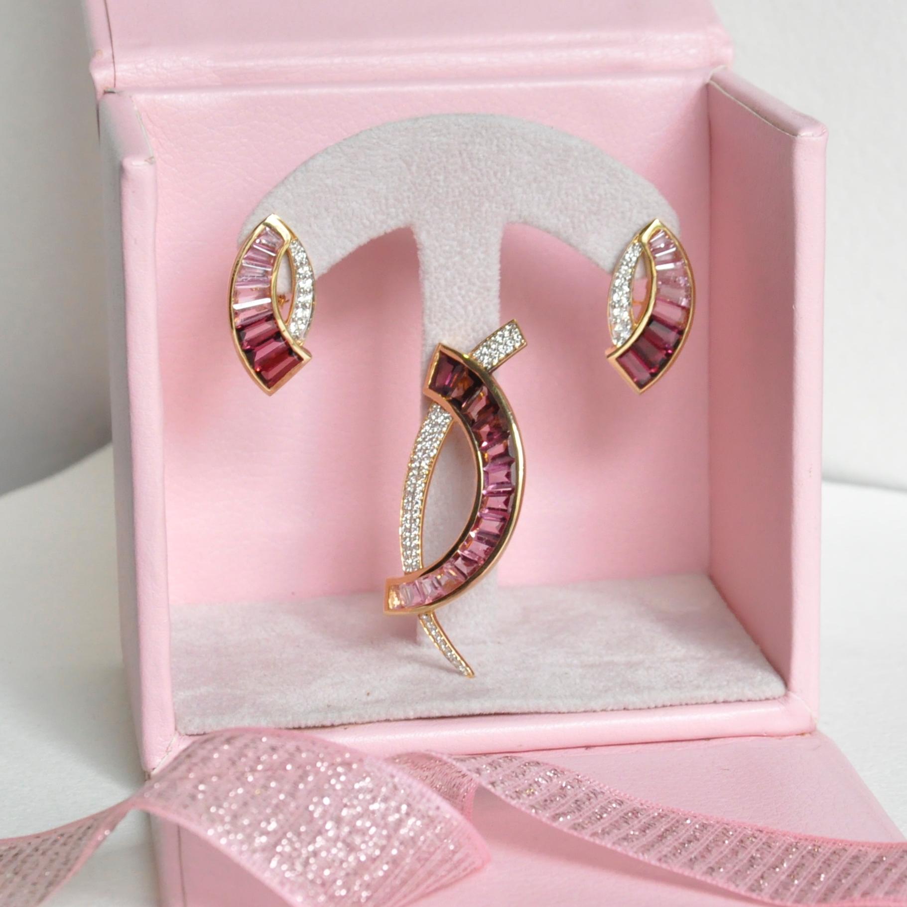 18 Karat Gold Caliber Cut Pink Tourmaline Taper Baguette Diamond Brooch Pendant  8