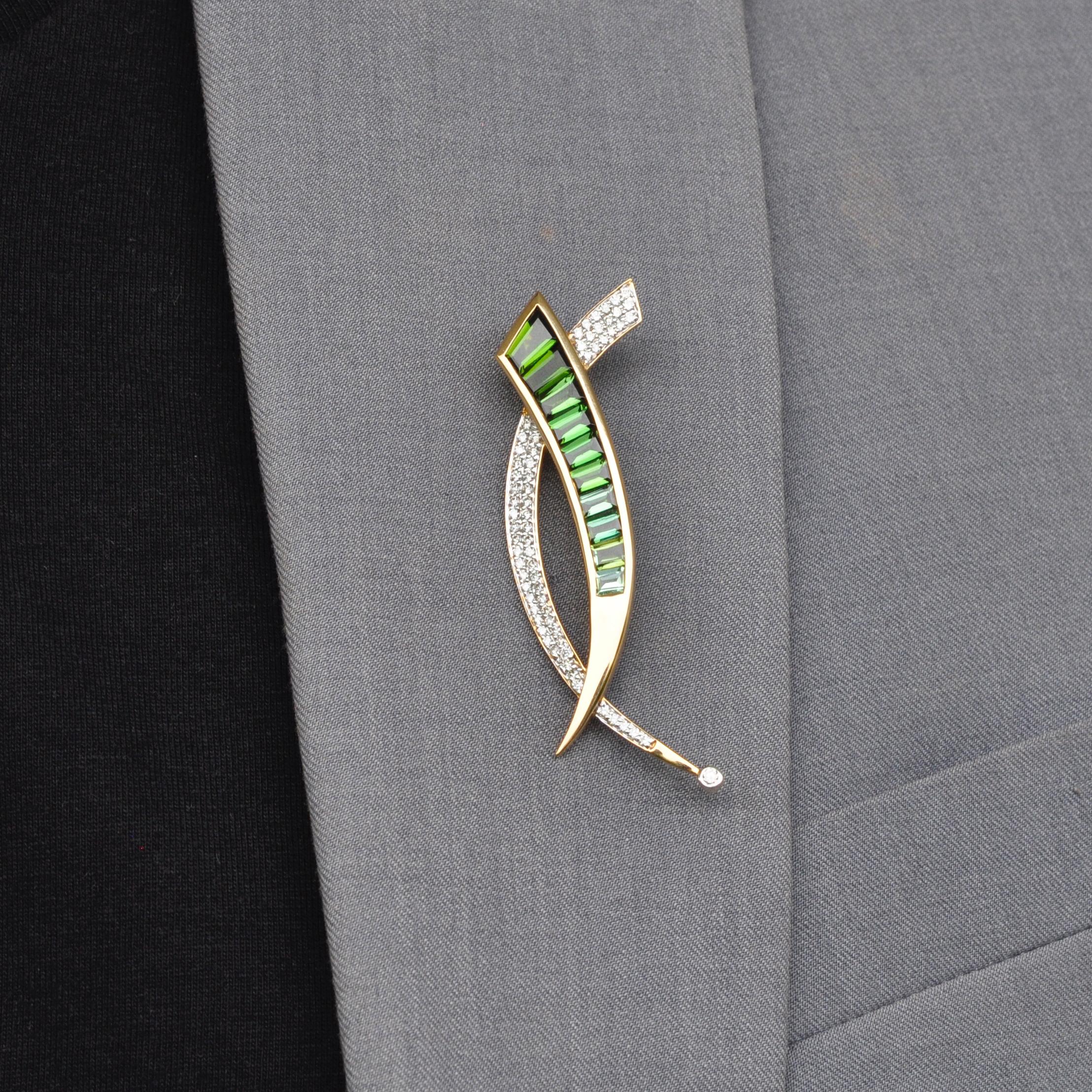 18 Karat Gold Calibre Cut Baguette Deep Green Tourmaline Diamond Brooch Necklace For Sale 4