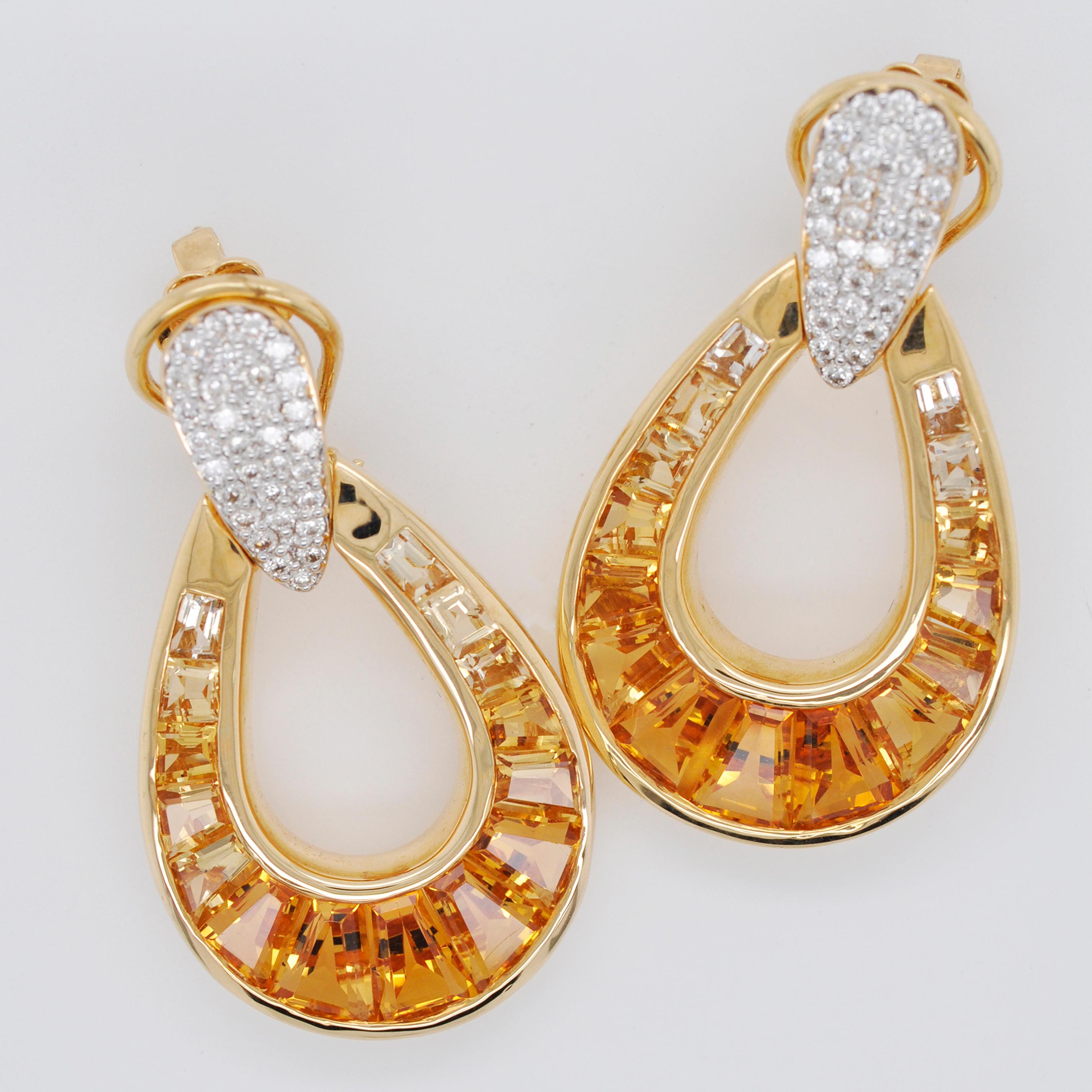 Contemporary 18 Karat Gold Calibre Cut Citrine Baguette Diamond Dangle Doorknocker Earrings For Sale