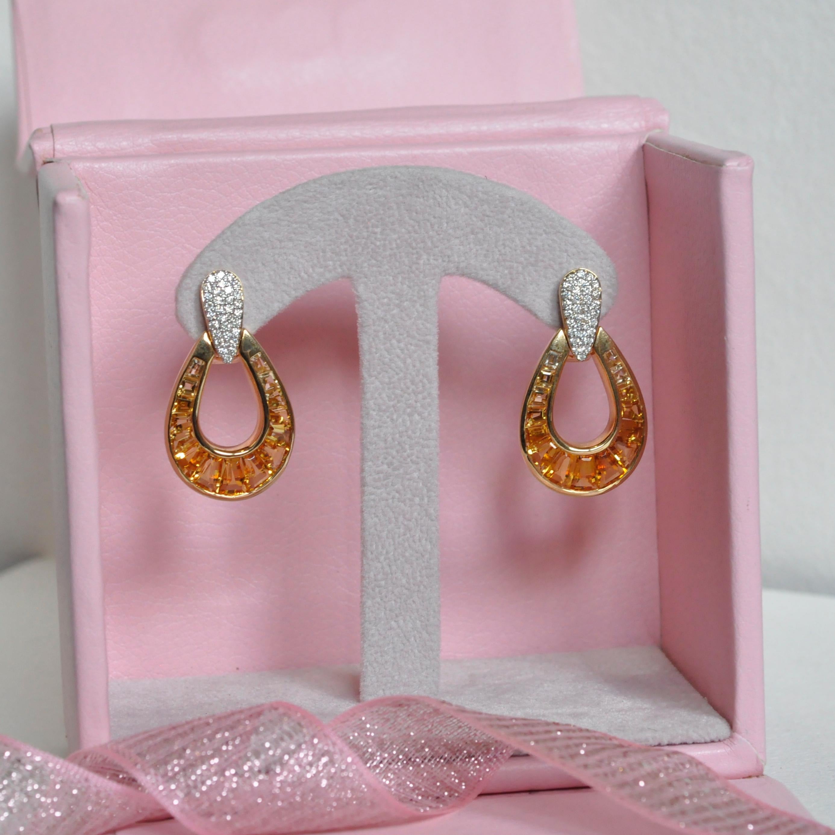 18 Karat Gold Calibre Cut Citrine Baguette Diamond Dangle Doorknocker Earrings For Sale 3