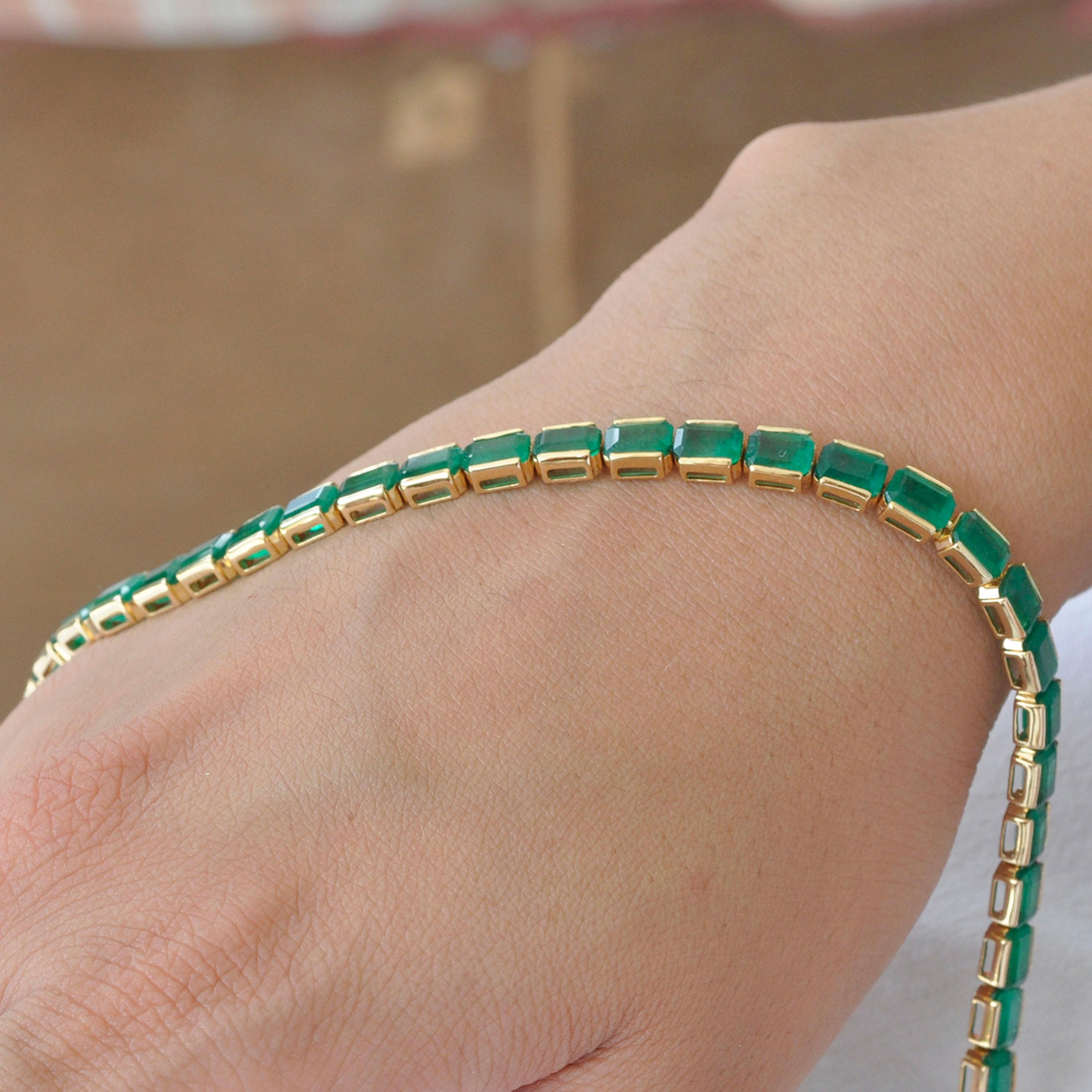 18 Karat Gold 16.97 Carat Octagon Brazilian Emerald Tennis Line Bracelet 10
