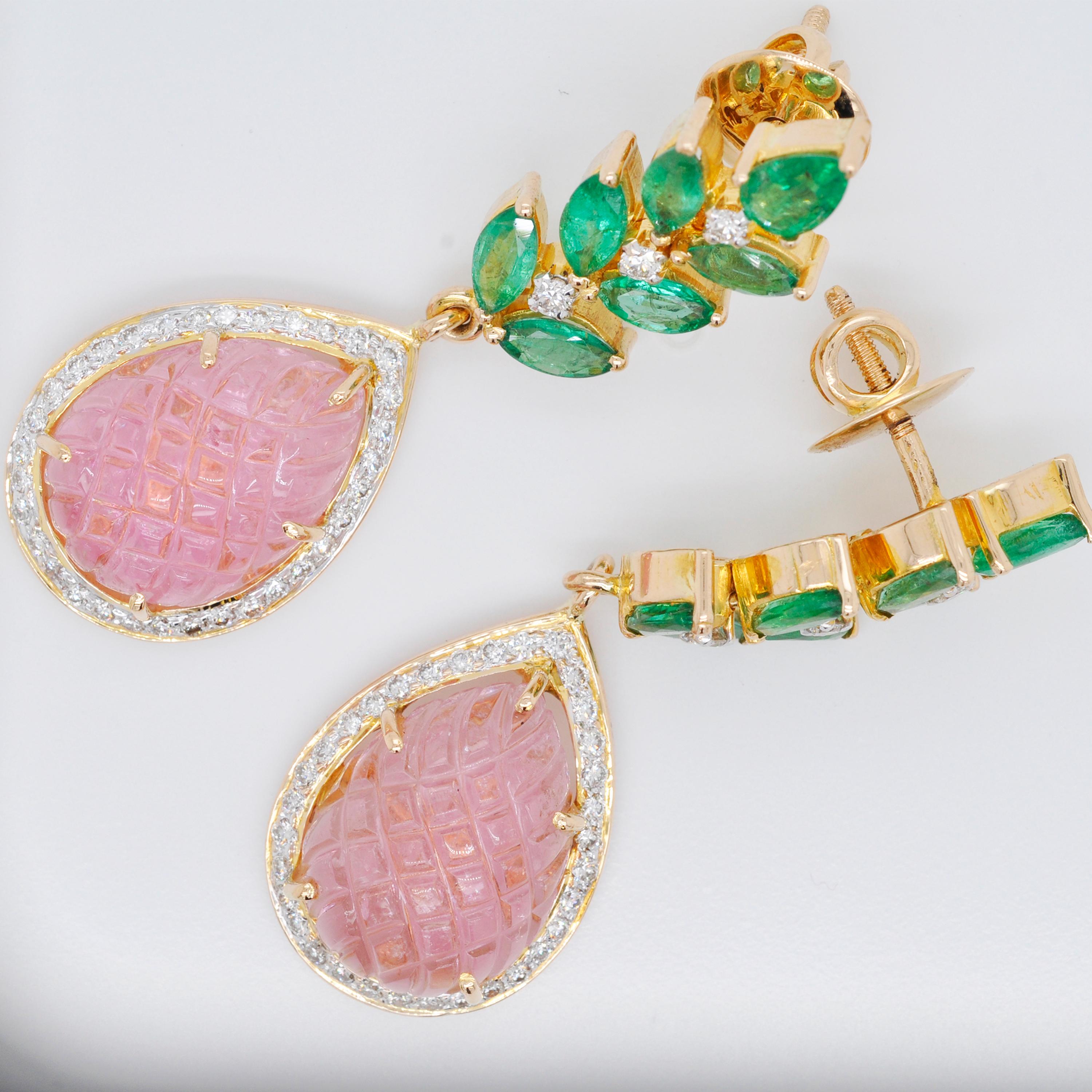 18 Karat Gold Carved Pink Tourmaline Emerald Diamond Dangler Earrings In New Condition In Jaipur, Rajasthan