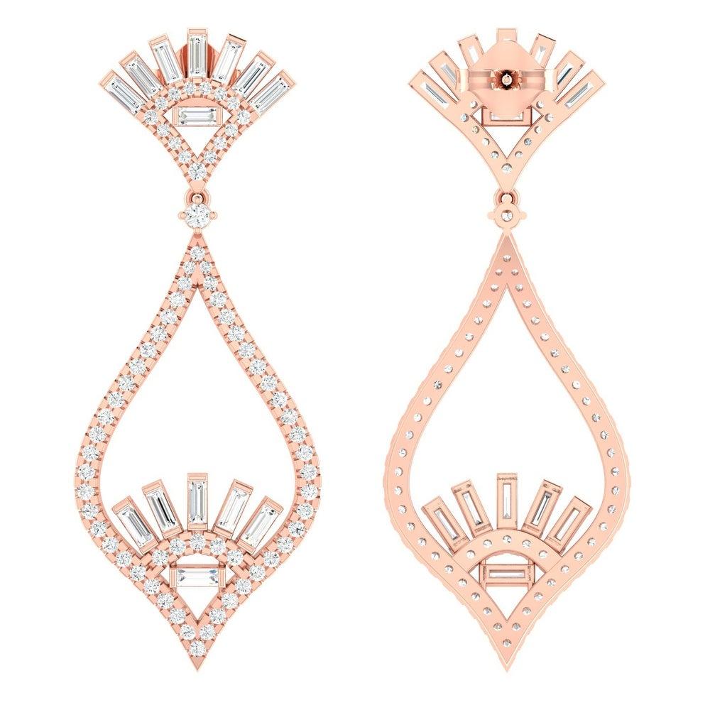Diese handgefertigten Ohrringe aus 18-karätigem Gold sind mit 1,36 Karat schimmernden Baguette- und Pavee-Diamanten besetzt. 

FOLGEN  MEGHNA JEWELS Storefront, um die neueste Kollektion und exklusive Stücke zu sehen.  
Meghna Jewels ist stolz