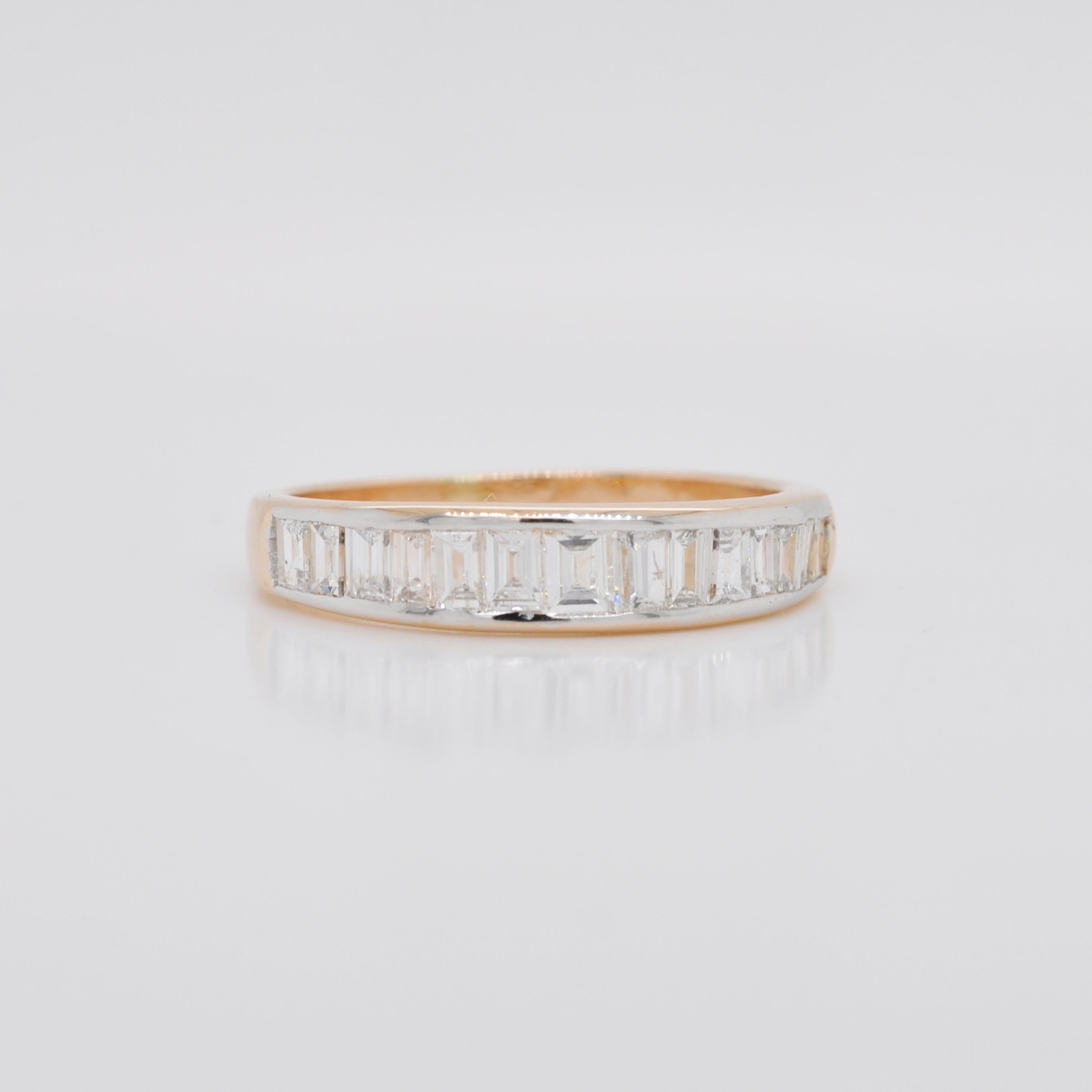 18 Karat Gold Baguette-Diamant zeitgenössischer Bandring mit Kanalfassung 6