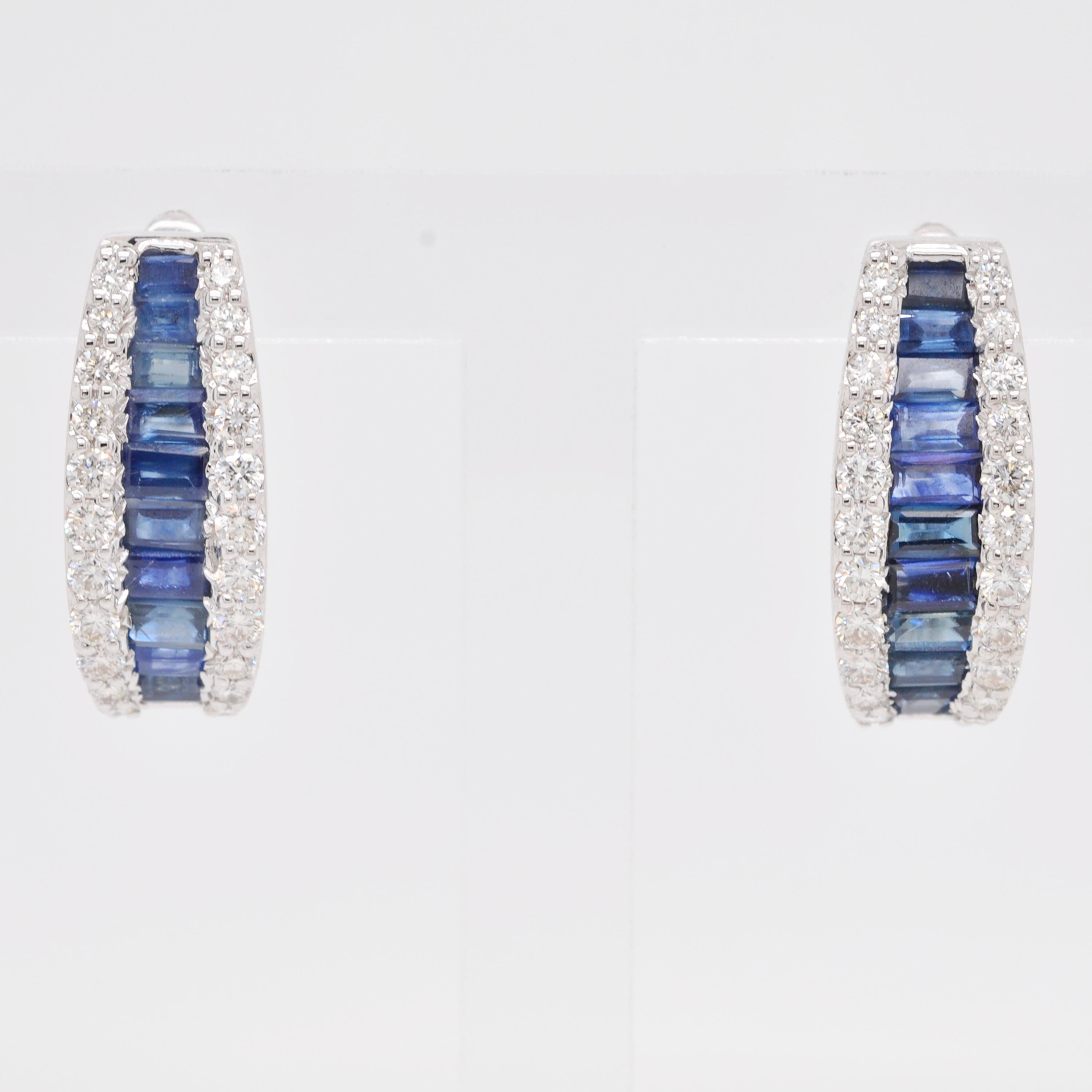 18 Karat Gold Channel Set Blue Sapphire Baguette Diamond Huggie Hoop Earrings In New Condition In Jaipur, Rajasthan