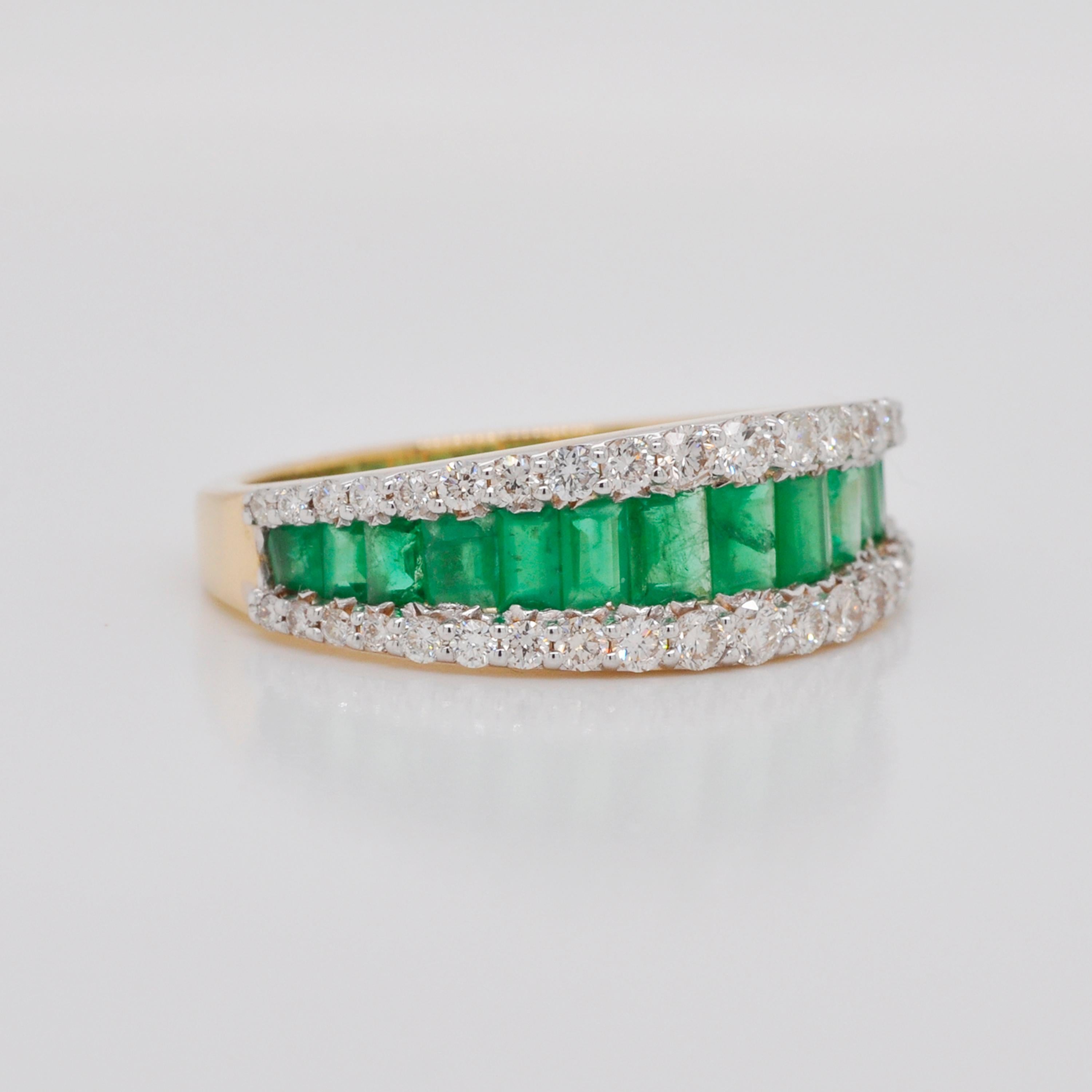 18 Karat Gold Smaragd Baguette Diamant Contemporary Wedding Band Ring im Zustand „Neu“ im Angebot in Jaipur, Rajasthan