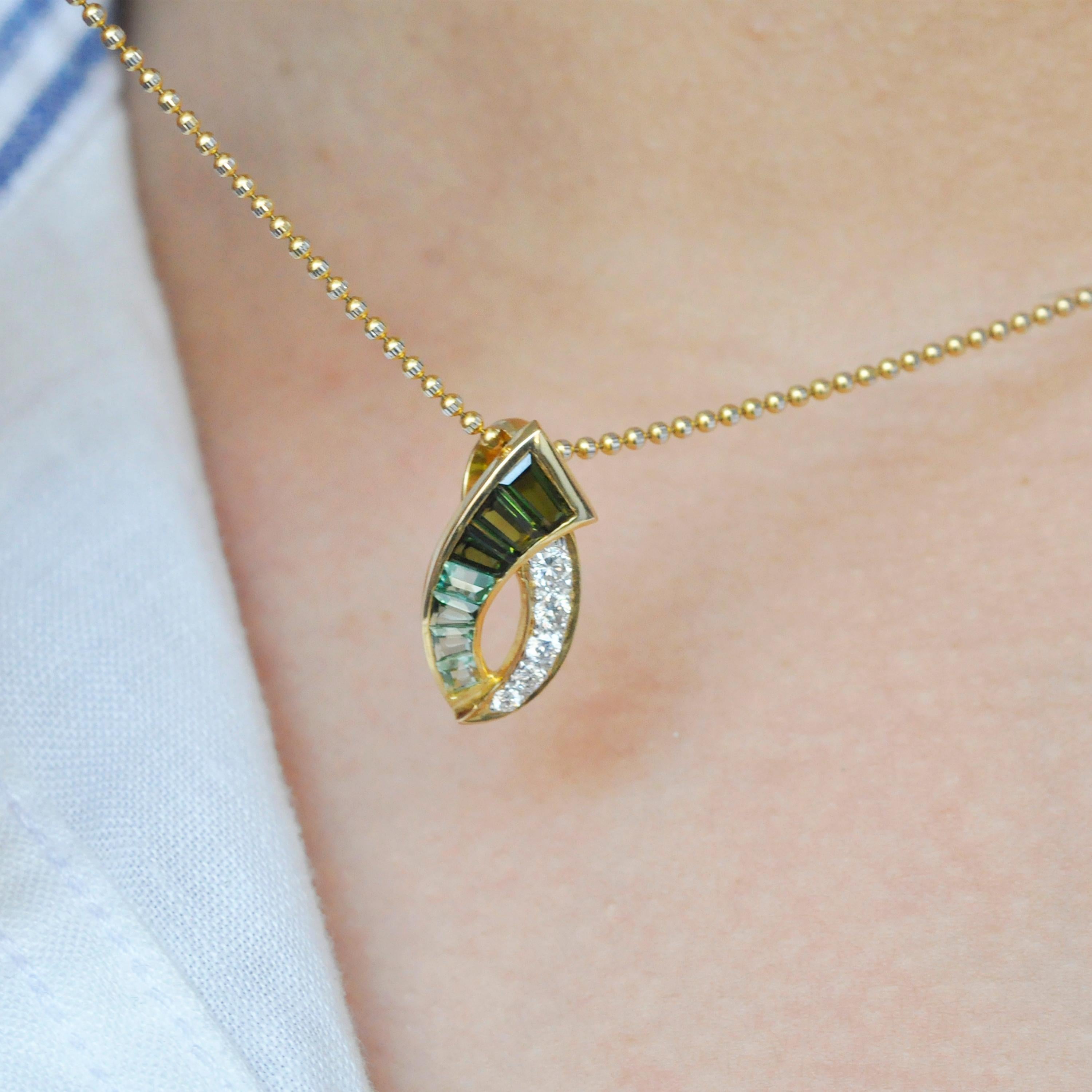 18 Karat Gold Channel Set Green Tourmaline Baguette Diamond Pendant Necklace For Sale 4