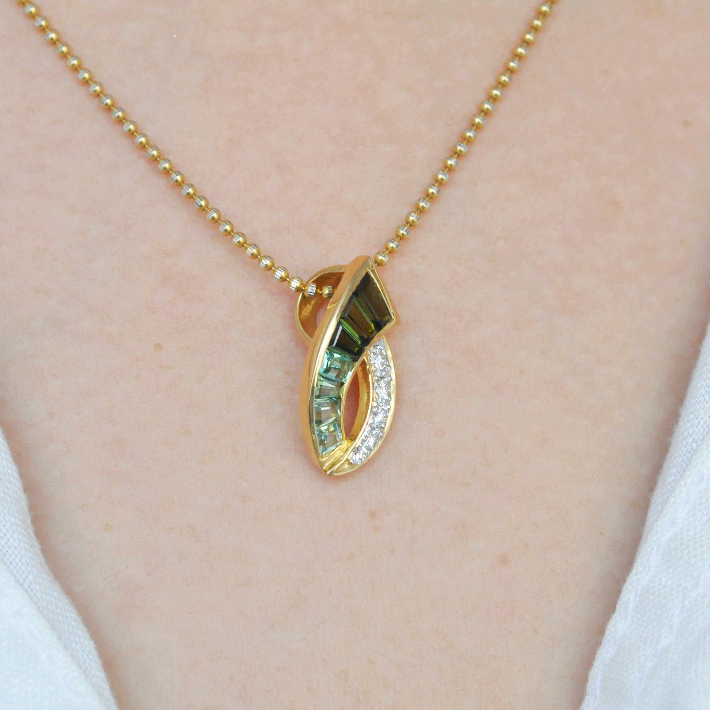 18 Karat Gold Channel Set Green Tourmaline Baguette Diamond Pendant Necklace For Sale 5