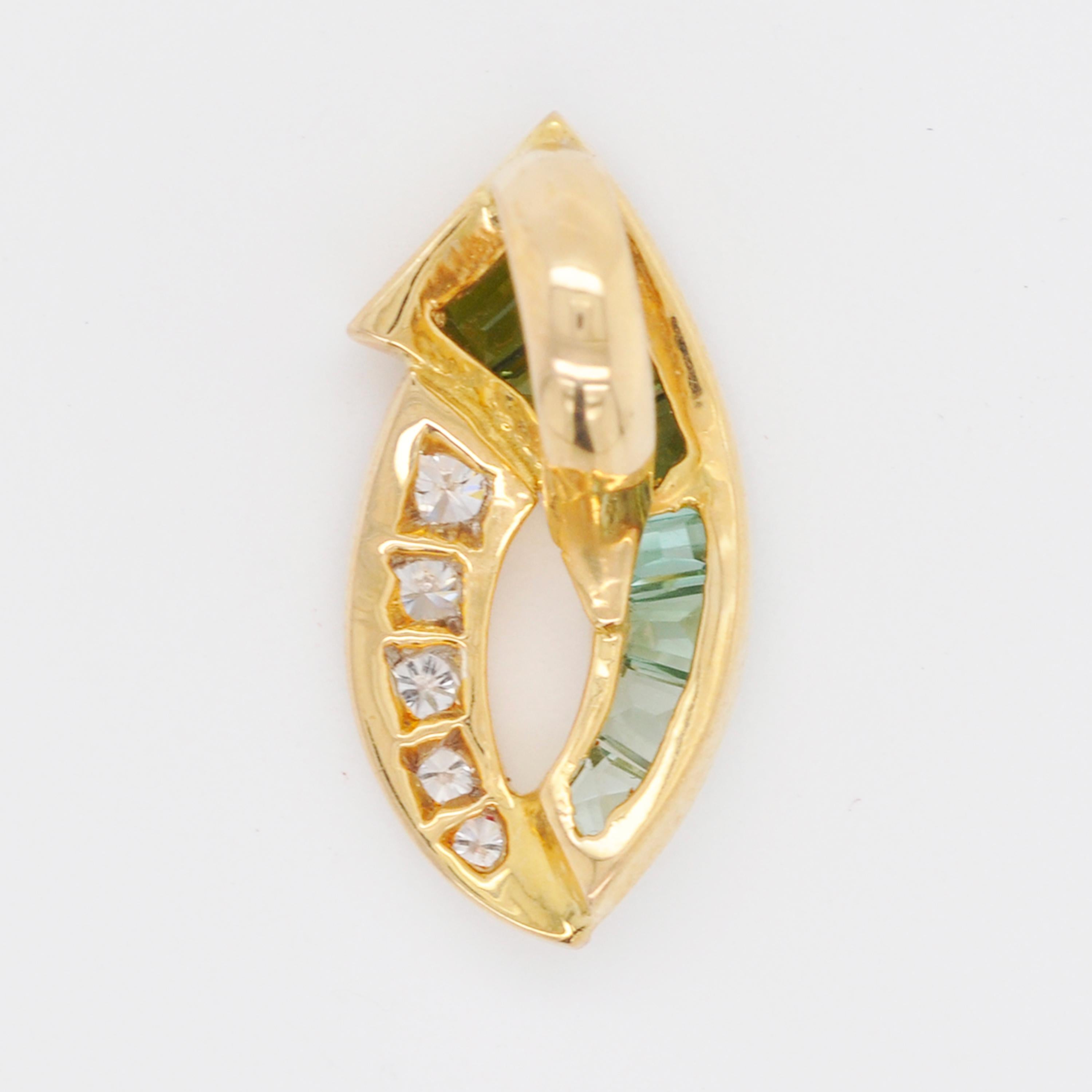 18 Karat Gold Channel Set Green Tourmaline Baguette Diamond Pendant Necklace For Sale 2