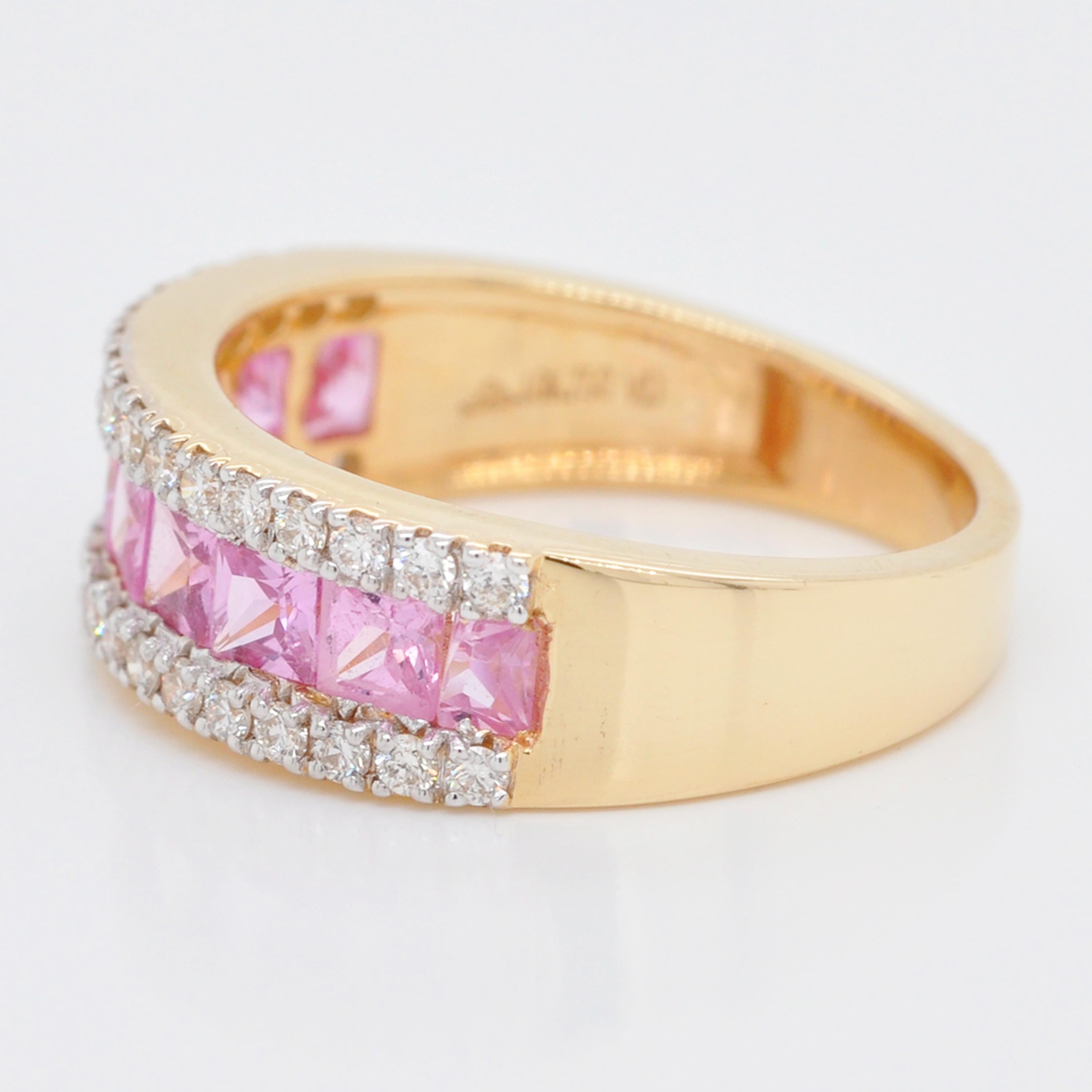 Or 18 carats Channel Set Princesse Sapphire Pink Diamond Linear Band Ring en vente 3