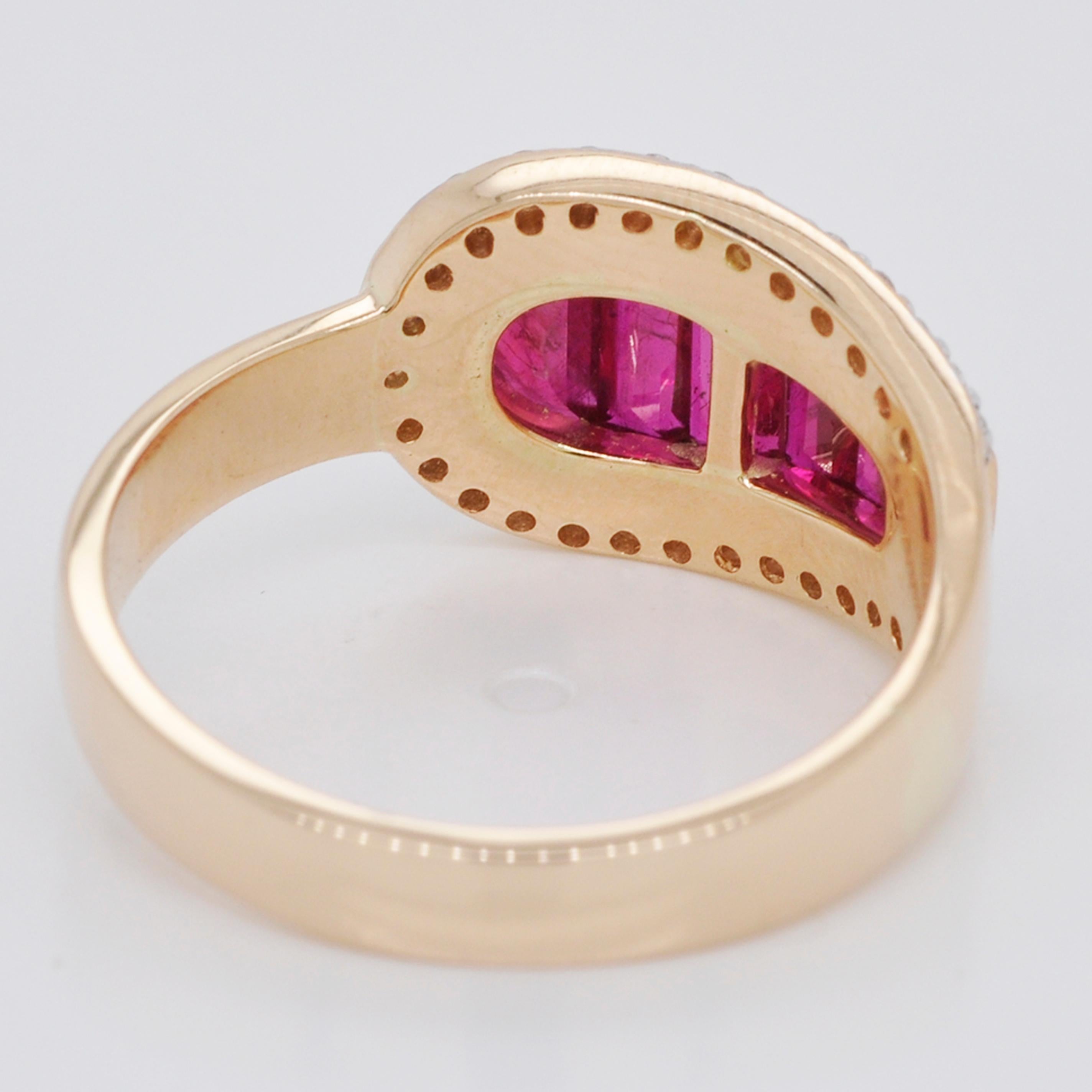 Art Deco 18 Karat Gold Calibre Cut Channel Set Ruby Baguettes Diamond Round Ring