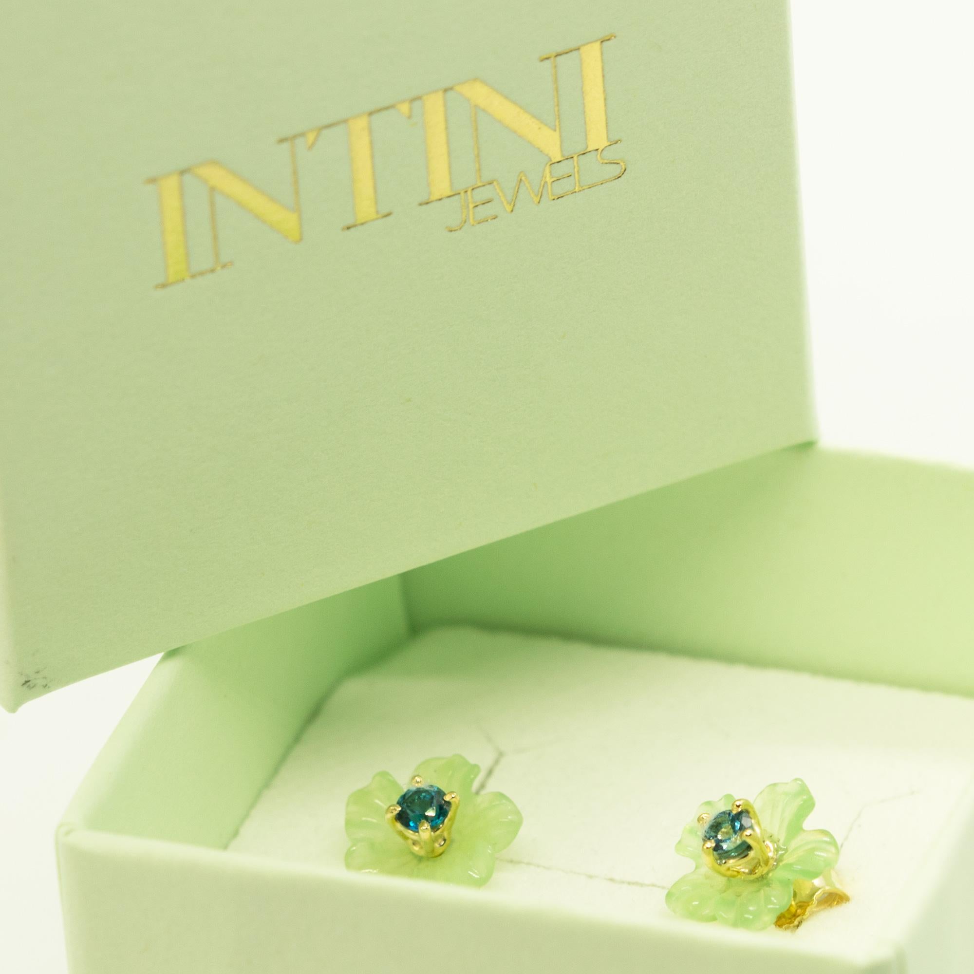 Clous d'oreilles en or 18 carats avec topaze Chrsyoprase London Flower faits à la main pour ses clous d'oreilles Pour femmes en vente